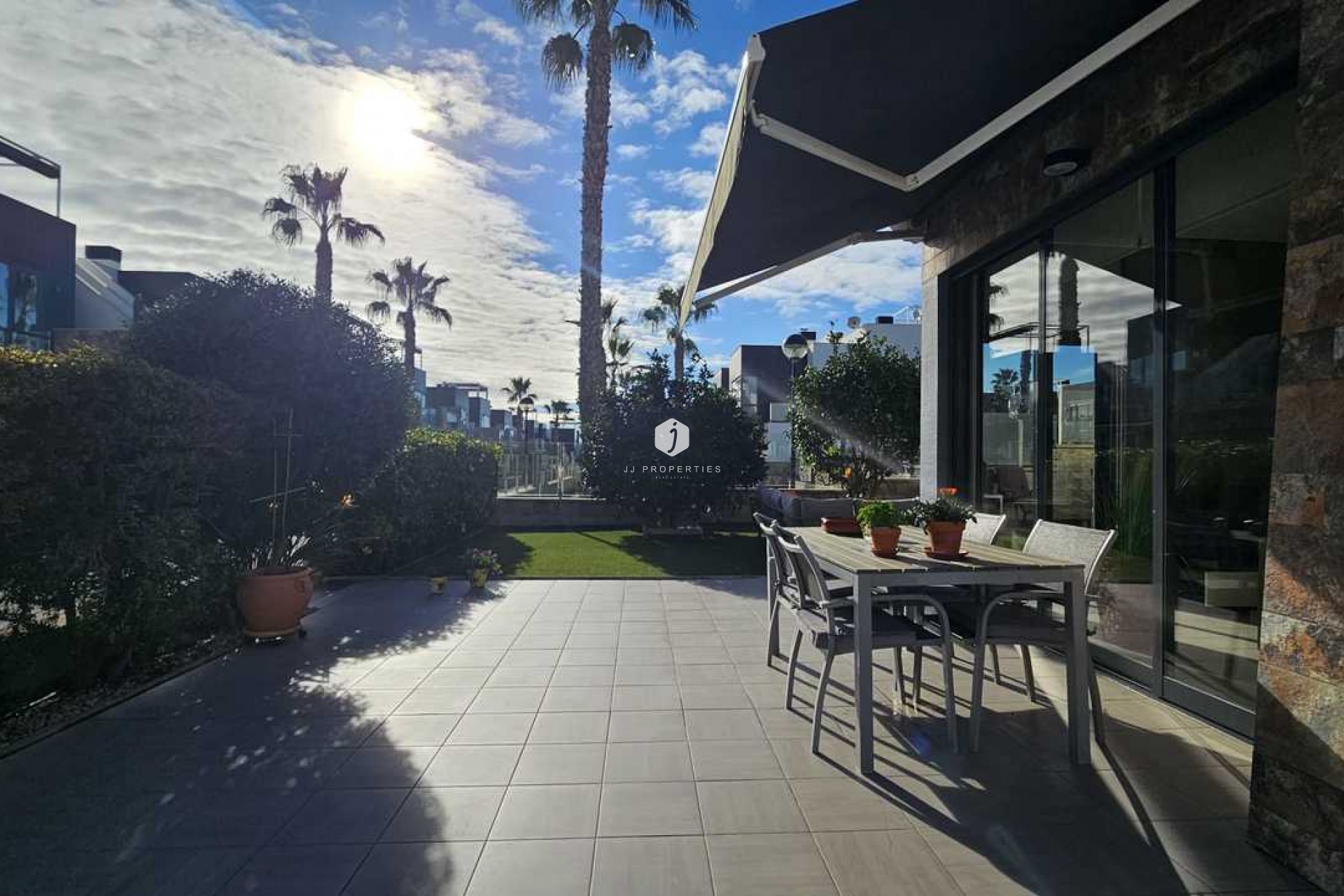 D'occasion - Villa -
Cabo Roig - Costa Blanca