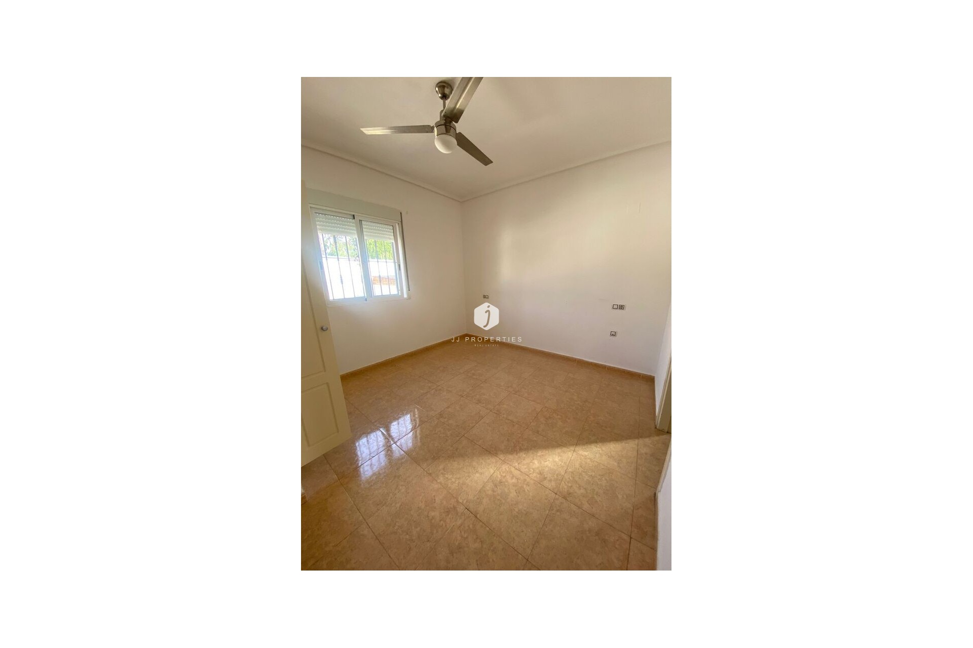 D'occasion - Villa -
Catral - Costa Blanca