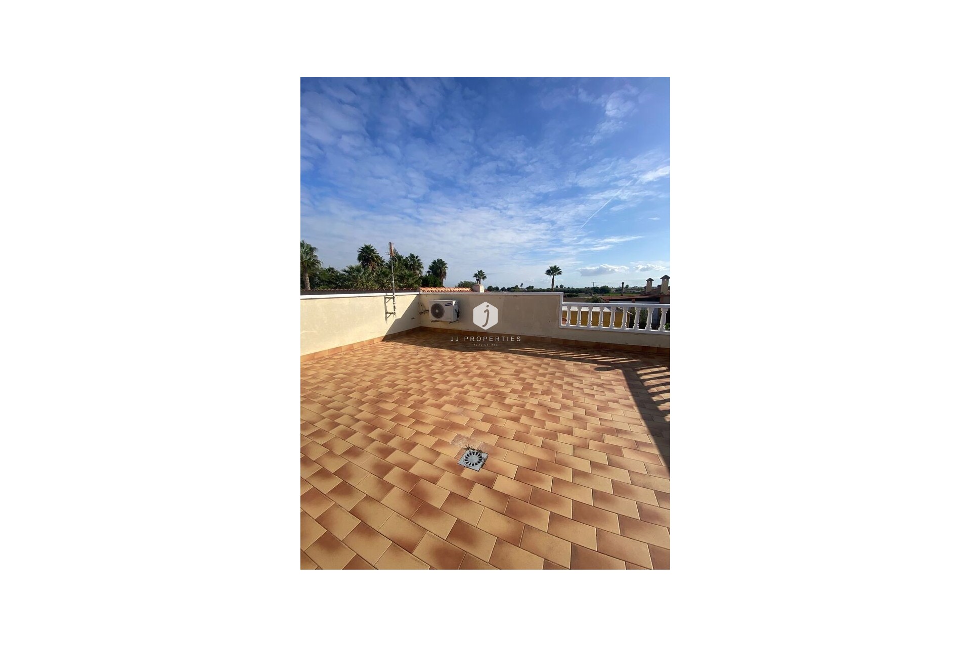 D'occasion - Villa -
Catral - Costa Blanca