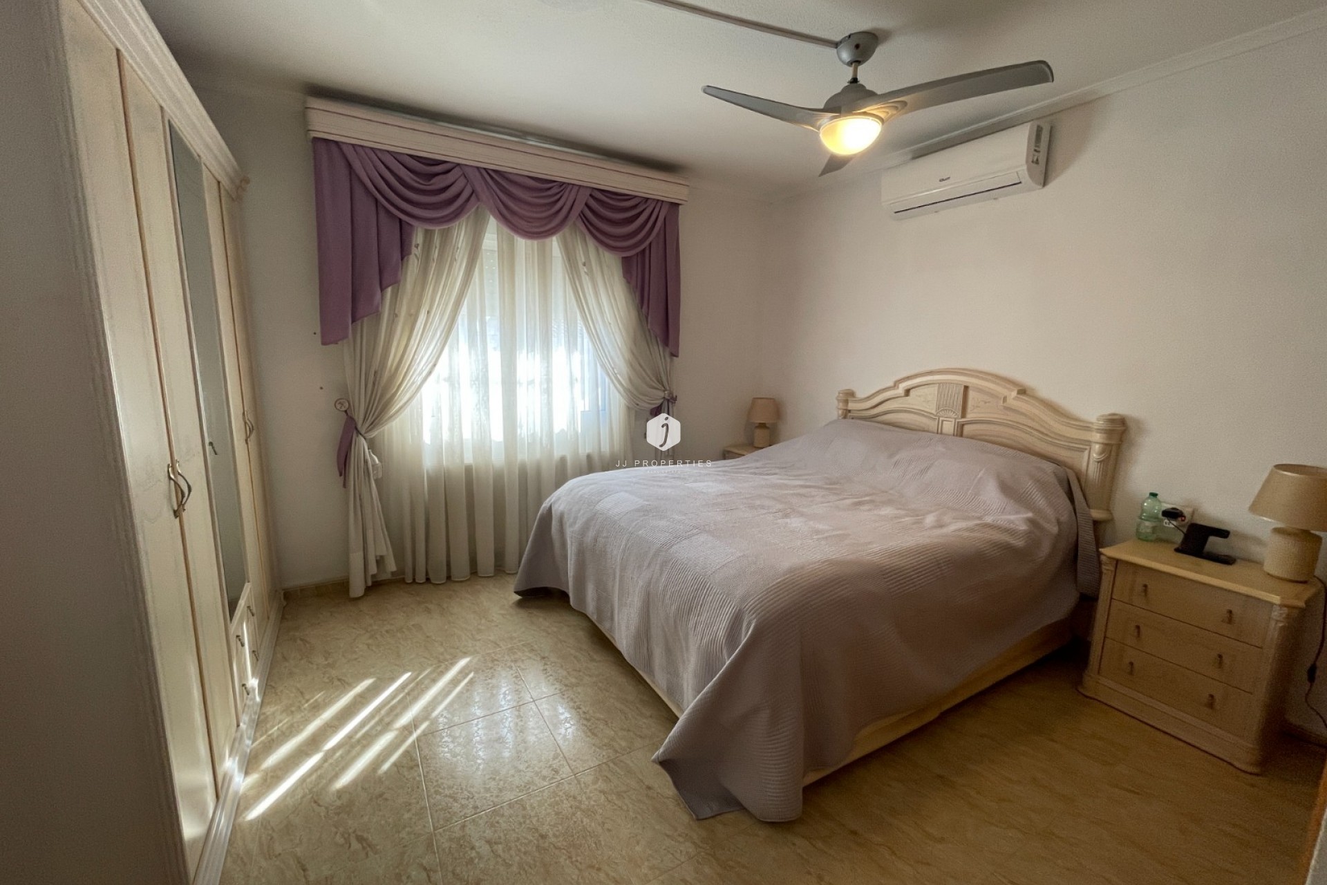 D'occasion - Villa -
Catral - Costa Blanca