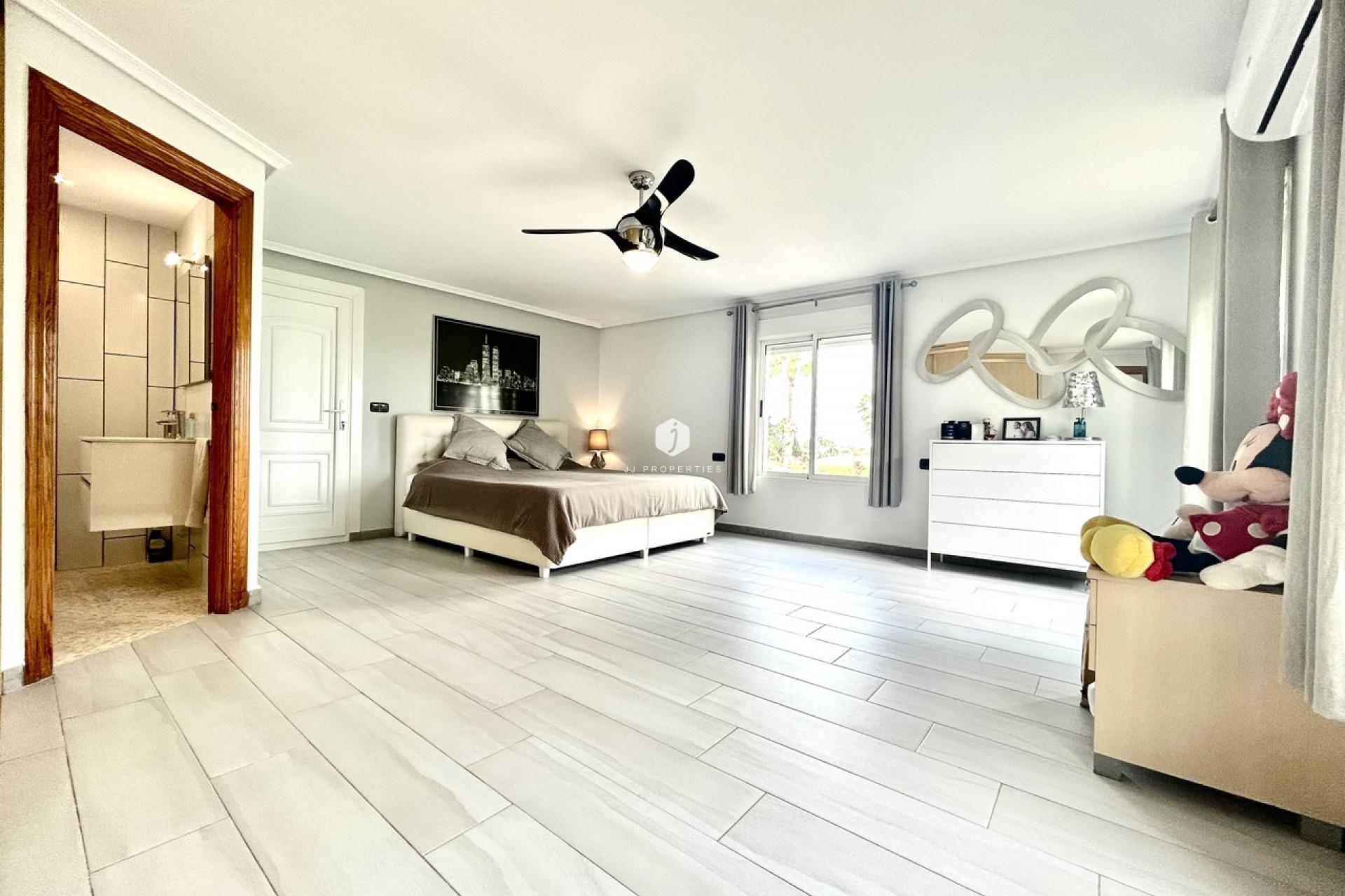 D'occasion - Villa -
Catral - Costa Blanca