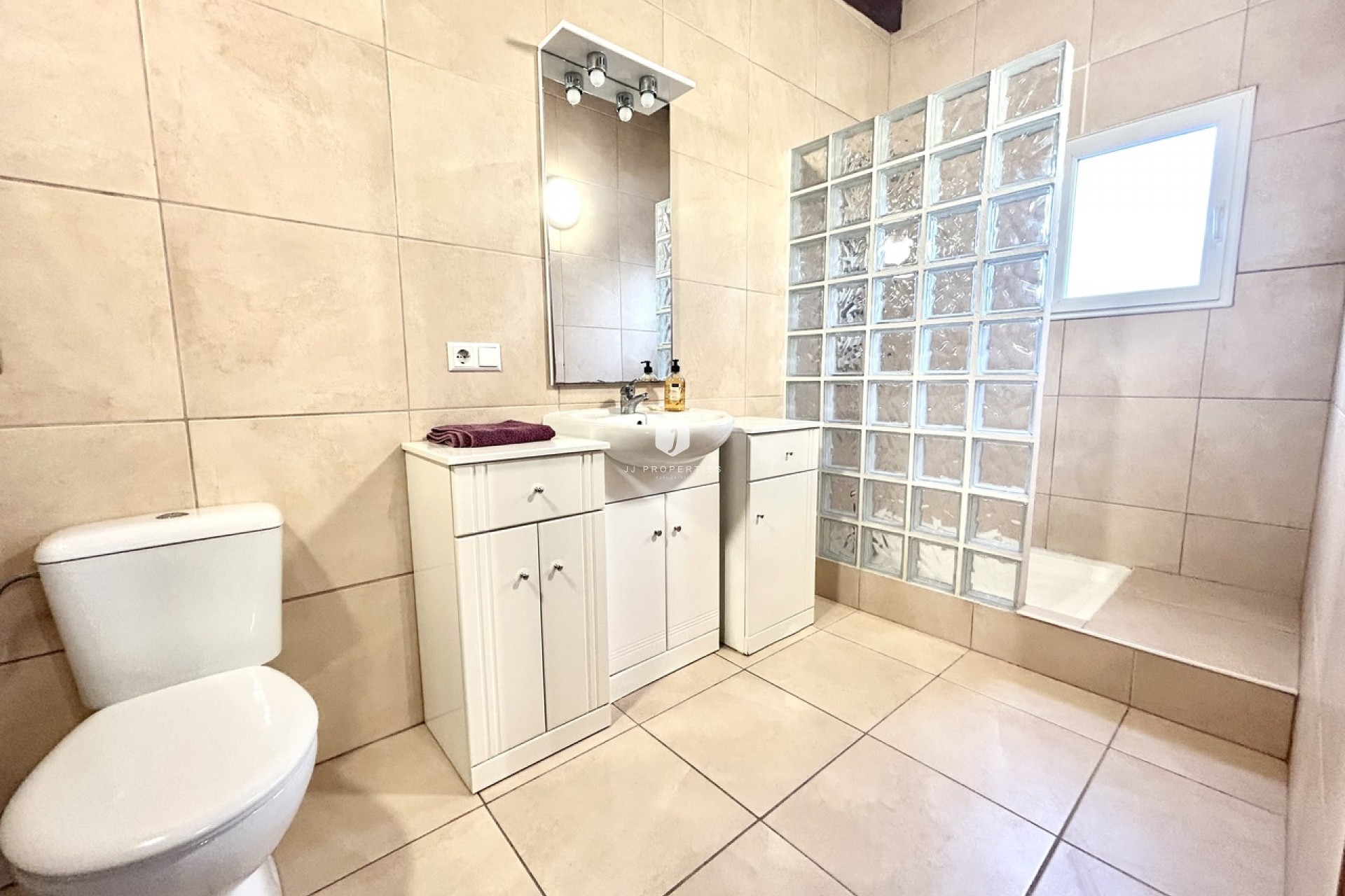 D'occasion - Villa -
Catral - Costa Blanca