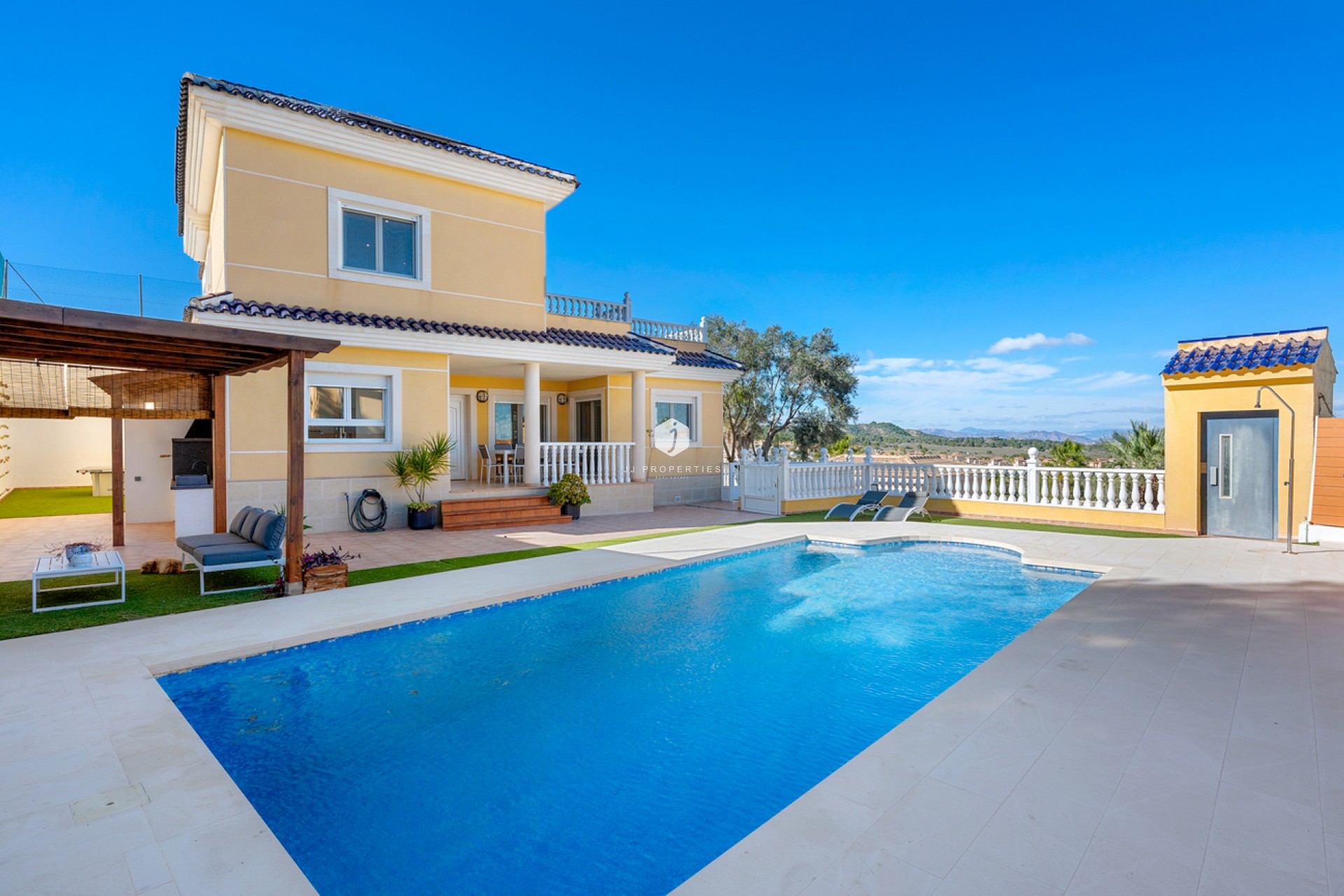 D'occasion - Villa -
Ciudad De Las Comunicaciones - Costa Blanca