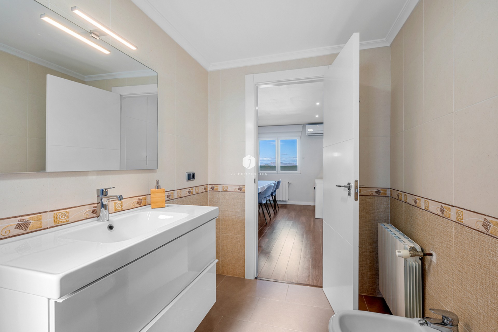 D'occasion - Villa -
Ciudad De Las Comunicaciones - Costa Blanca