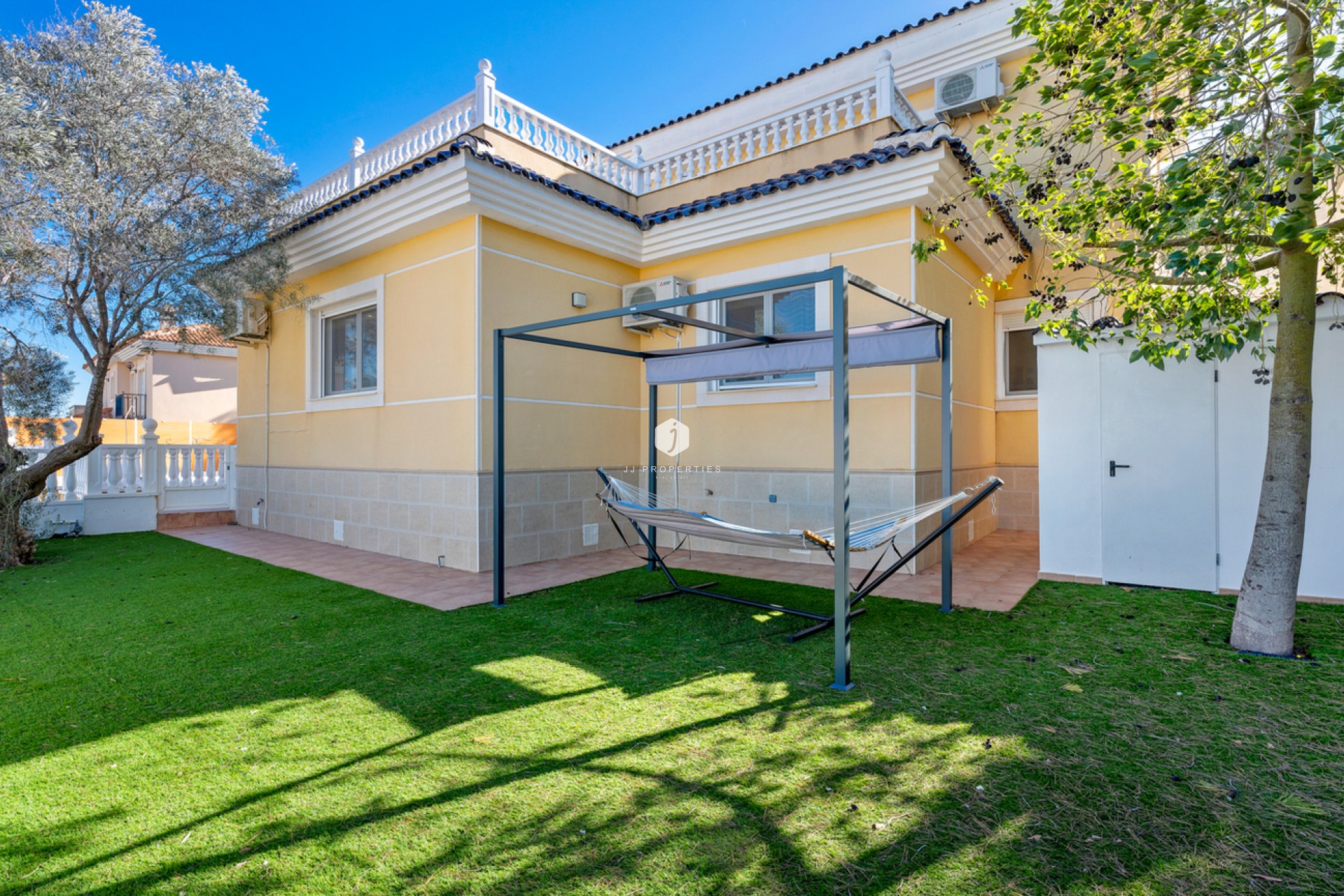 D'occasion - Villa -
Ciudad De Las Comunicaciones - Costa Blanca
