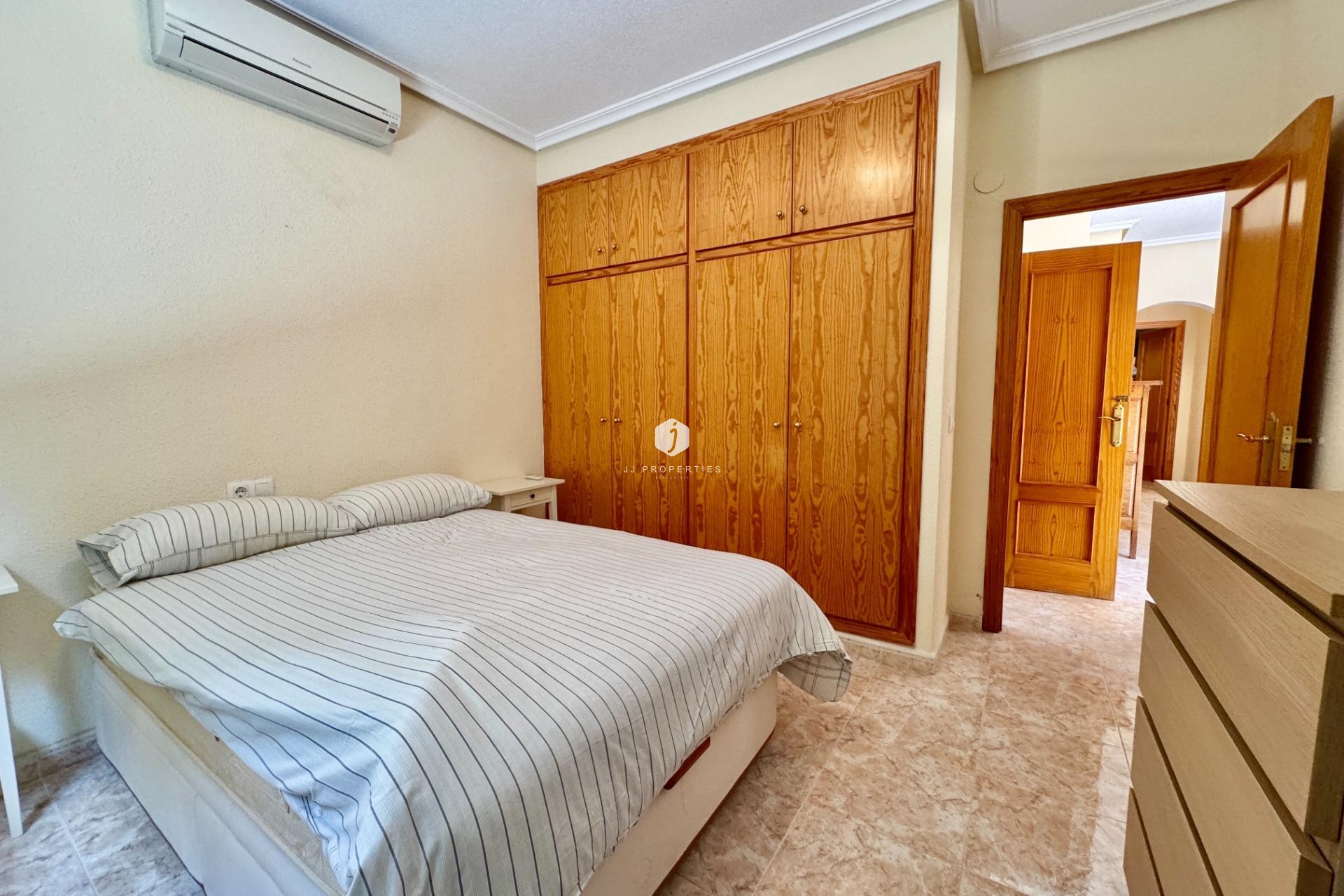 D'occasion - Villa -
Dolores - Cmno. Escorredor