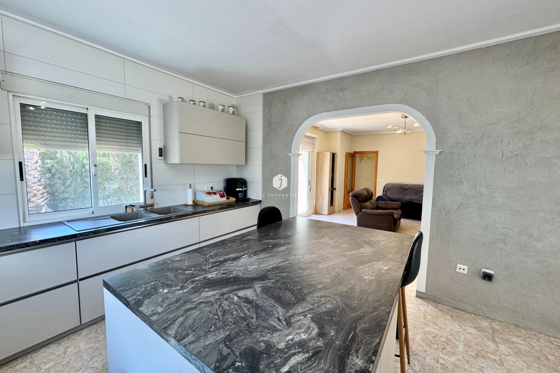 D'occasion - Villa -
Dolores - Cmno. Escorredor