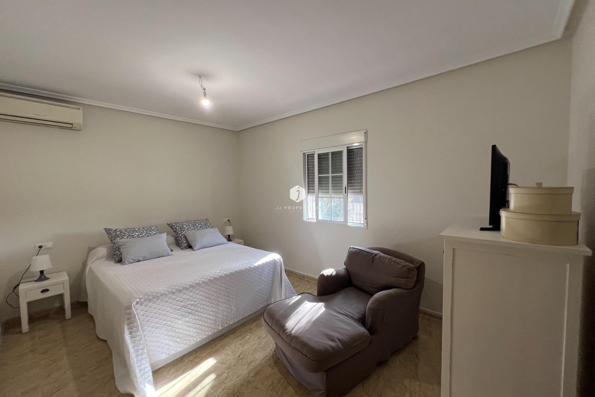 D'occasion - Villa -
Dolores - Cmno. Escorredor