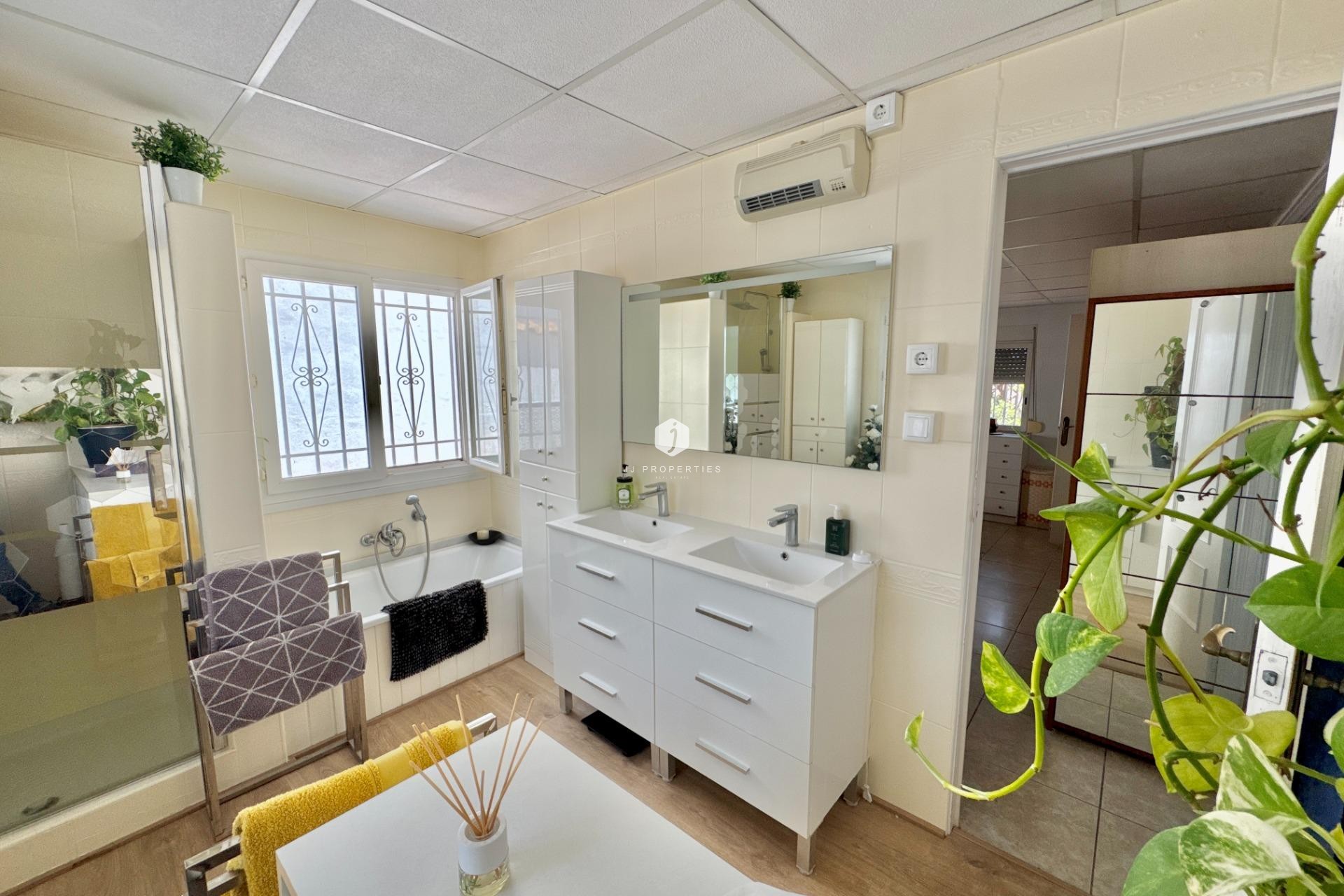 D'occasion - Villa -
Dolores - Comunidad Valenciana