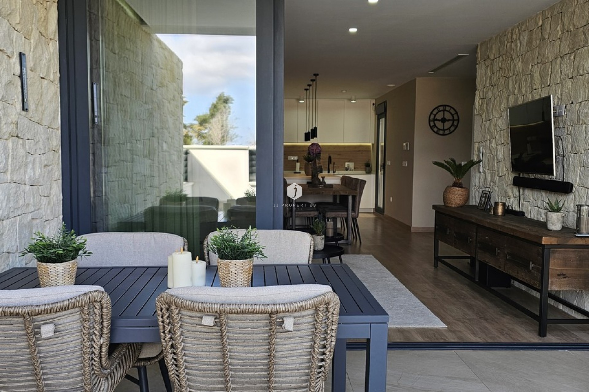 D'occasion - Villa -
Dolores - Sector 4