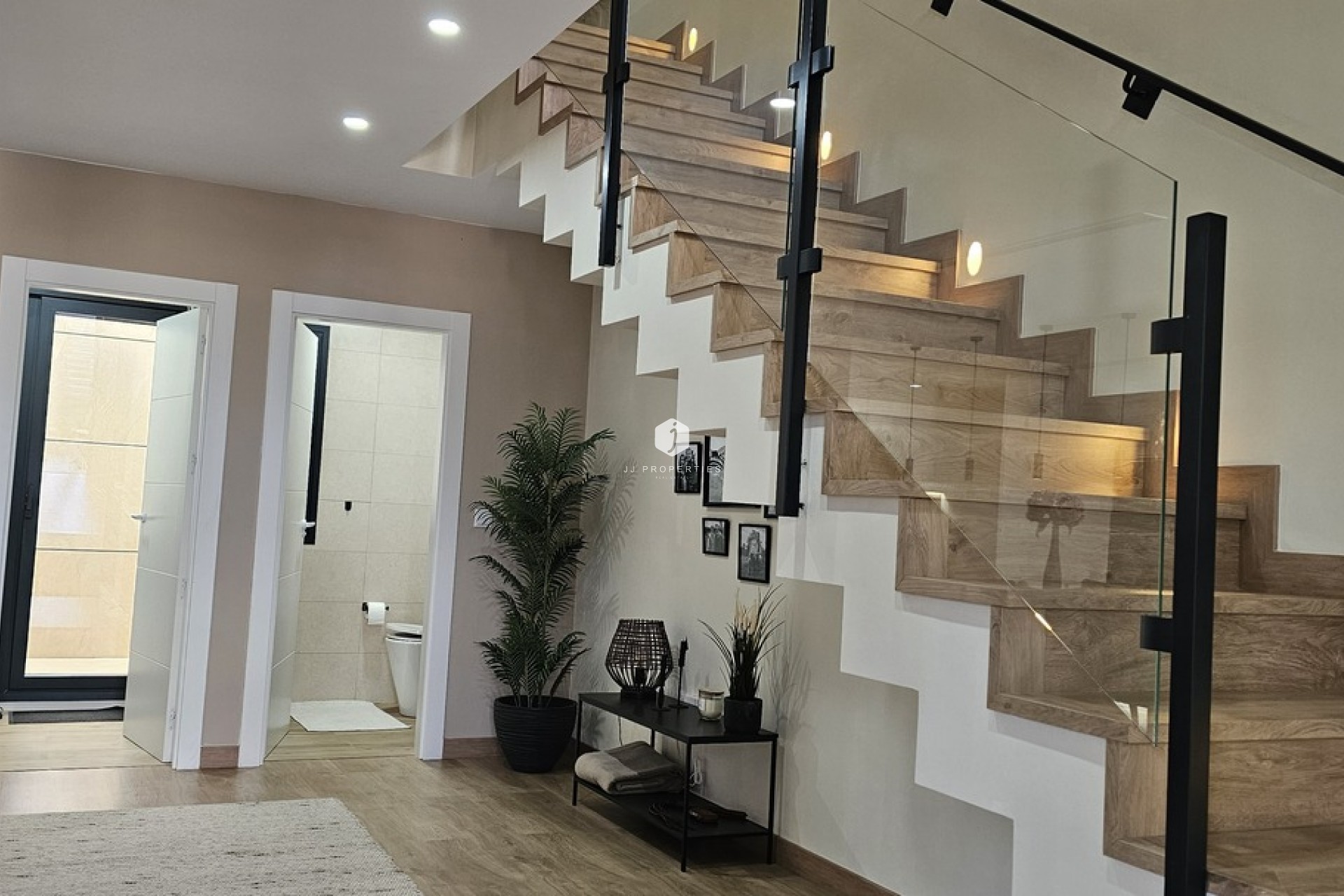 D'occasion - Villa -
Dolores - Sector 4