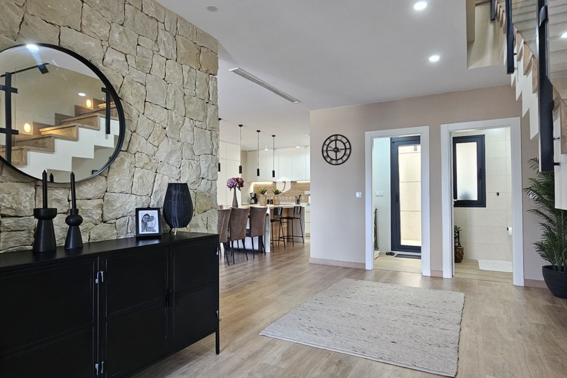 D'occasion - Villa -
Dolores - Sector 4