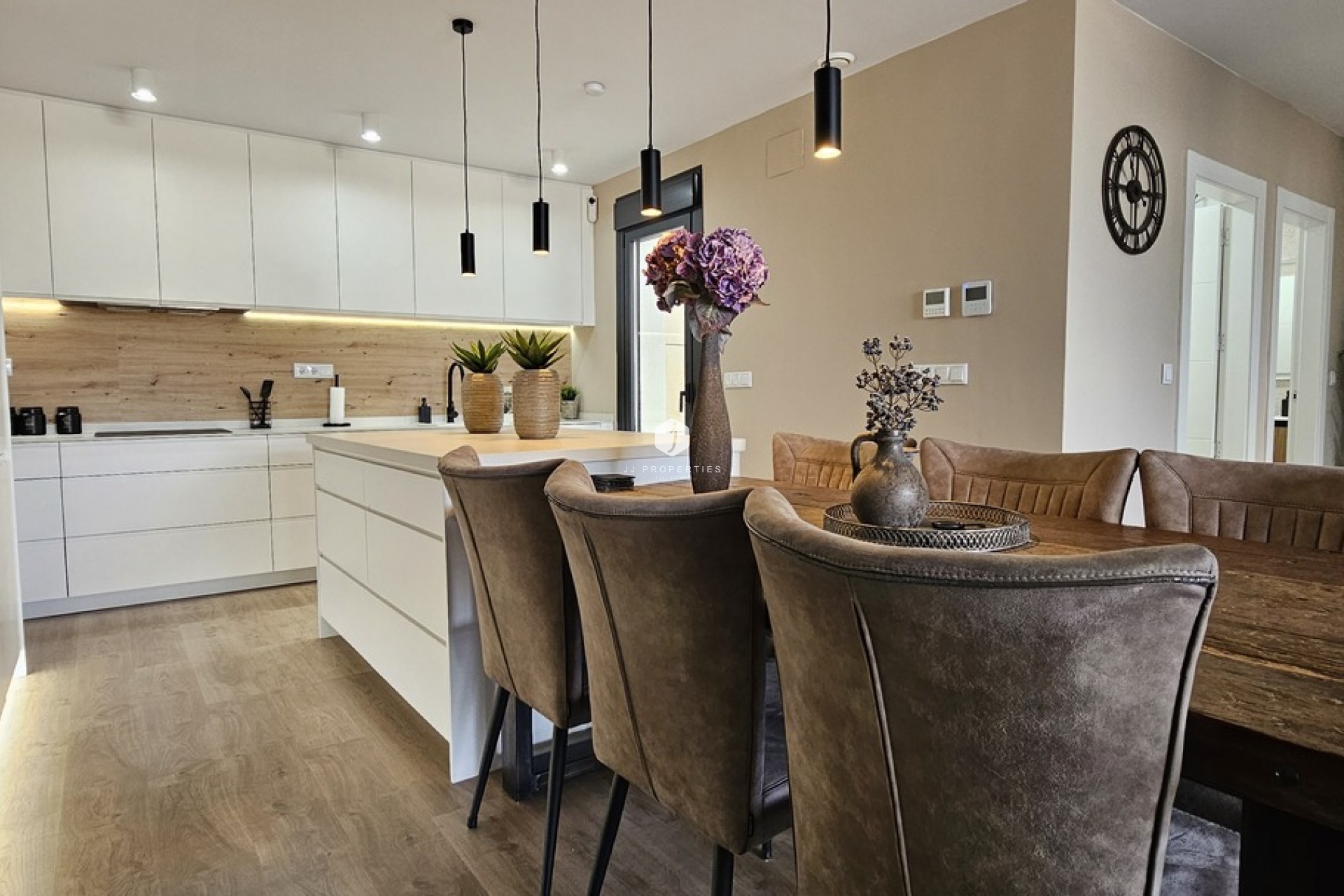 D'occasion - Villa -
Dolores - Sector 4