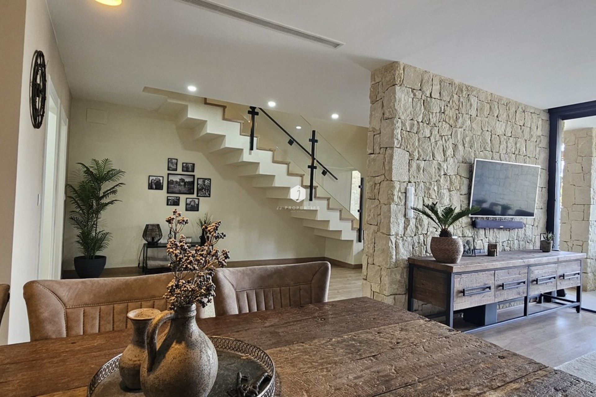 D'occasion - Villa -
Dolores - Sector 4