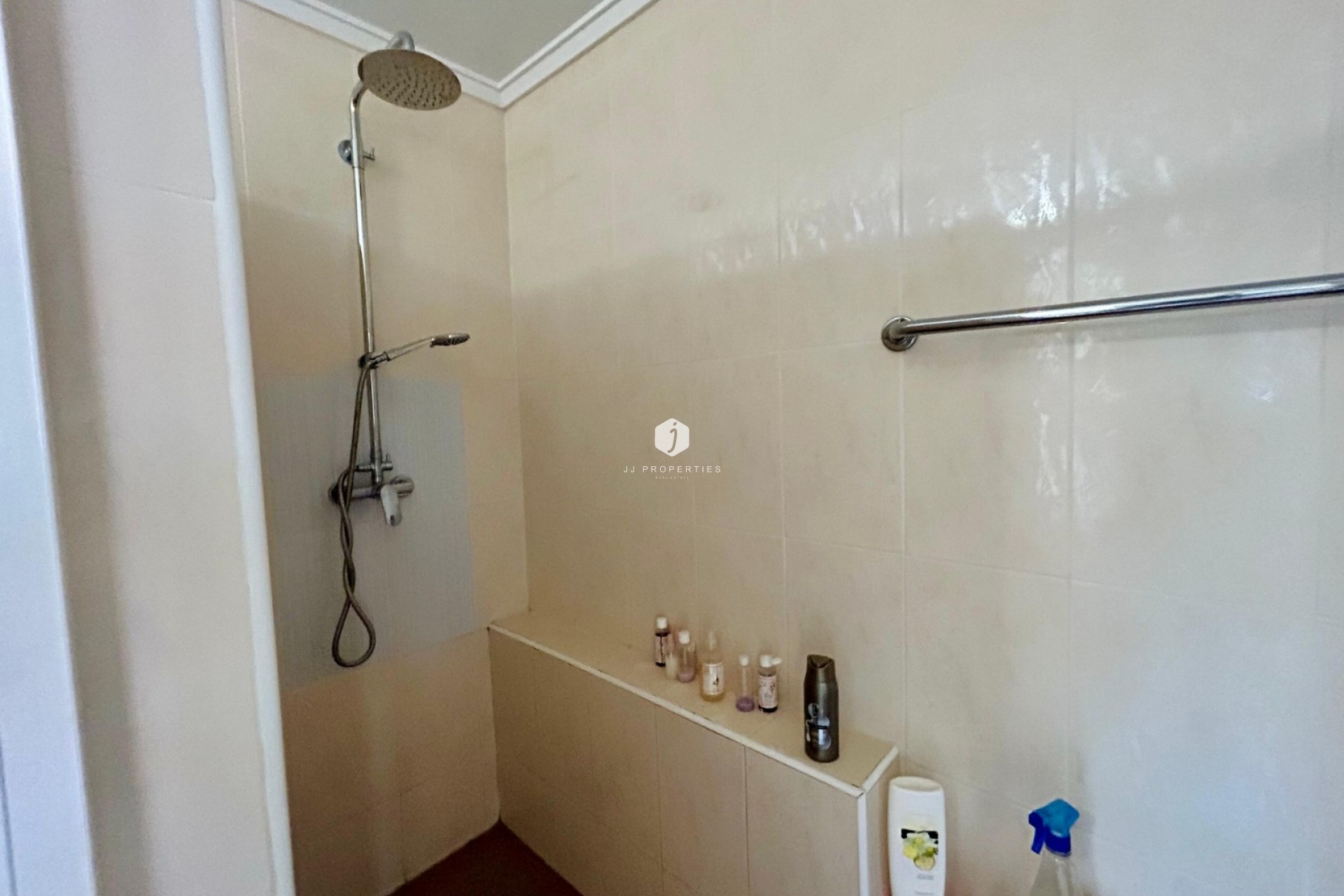 D'occasion - Villa -
El Chaparral - Inland