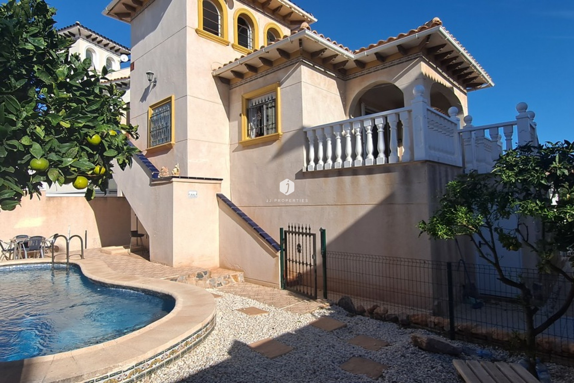 D'occasion - Villa -
La Zenia - Costa Blanca