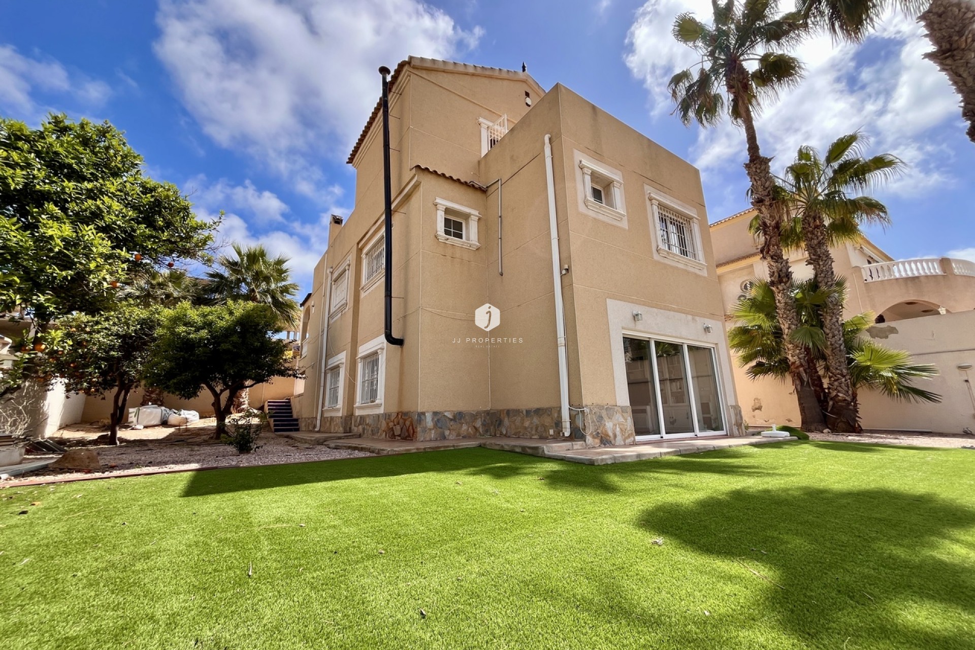 D'occasion - Villa -
La Zenia - Costa Blanca