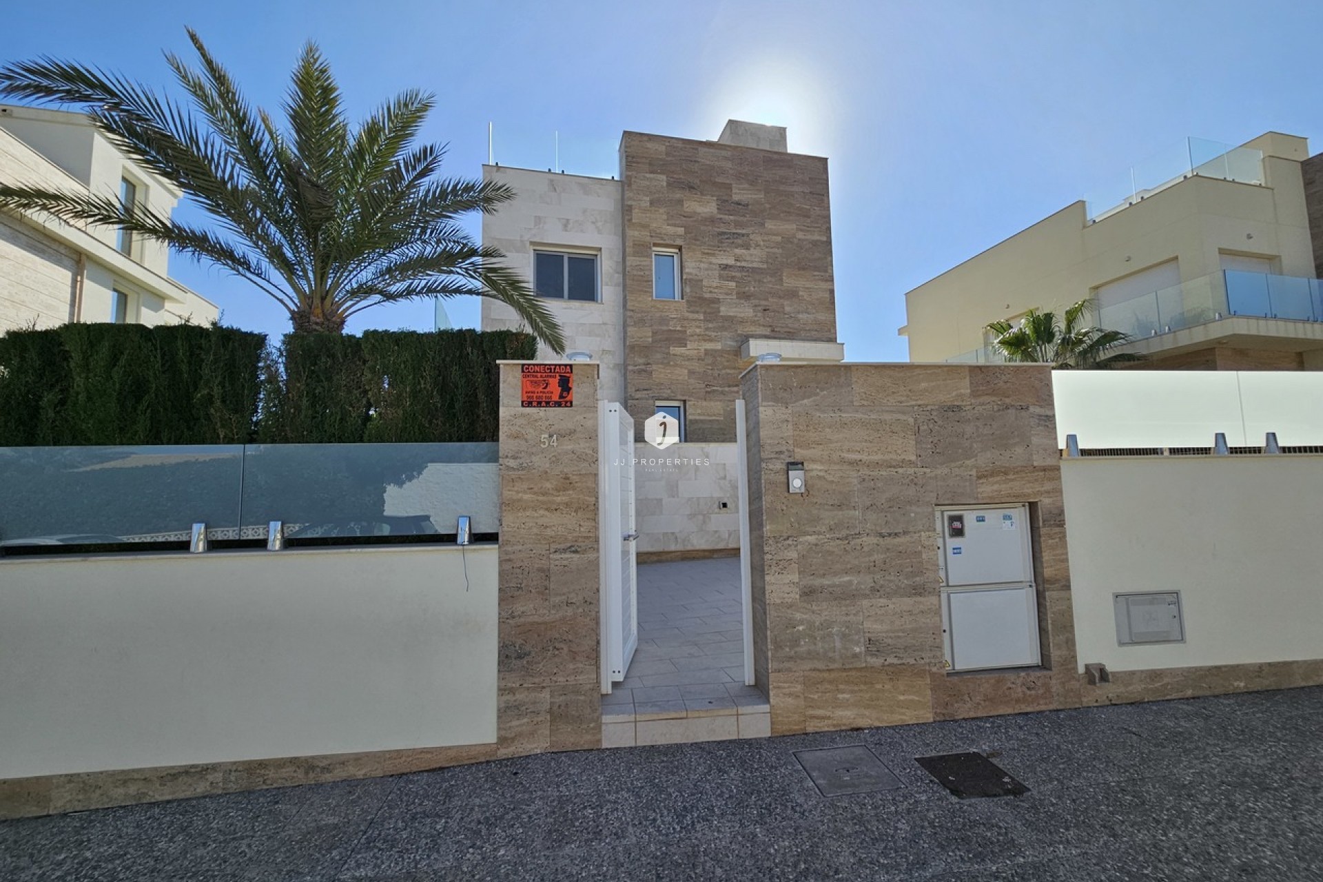 D'occasion - Villa -
La Zenia - Costa Blanca