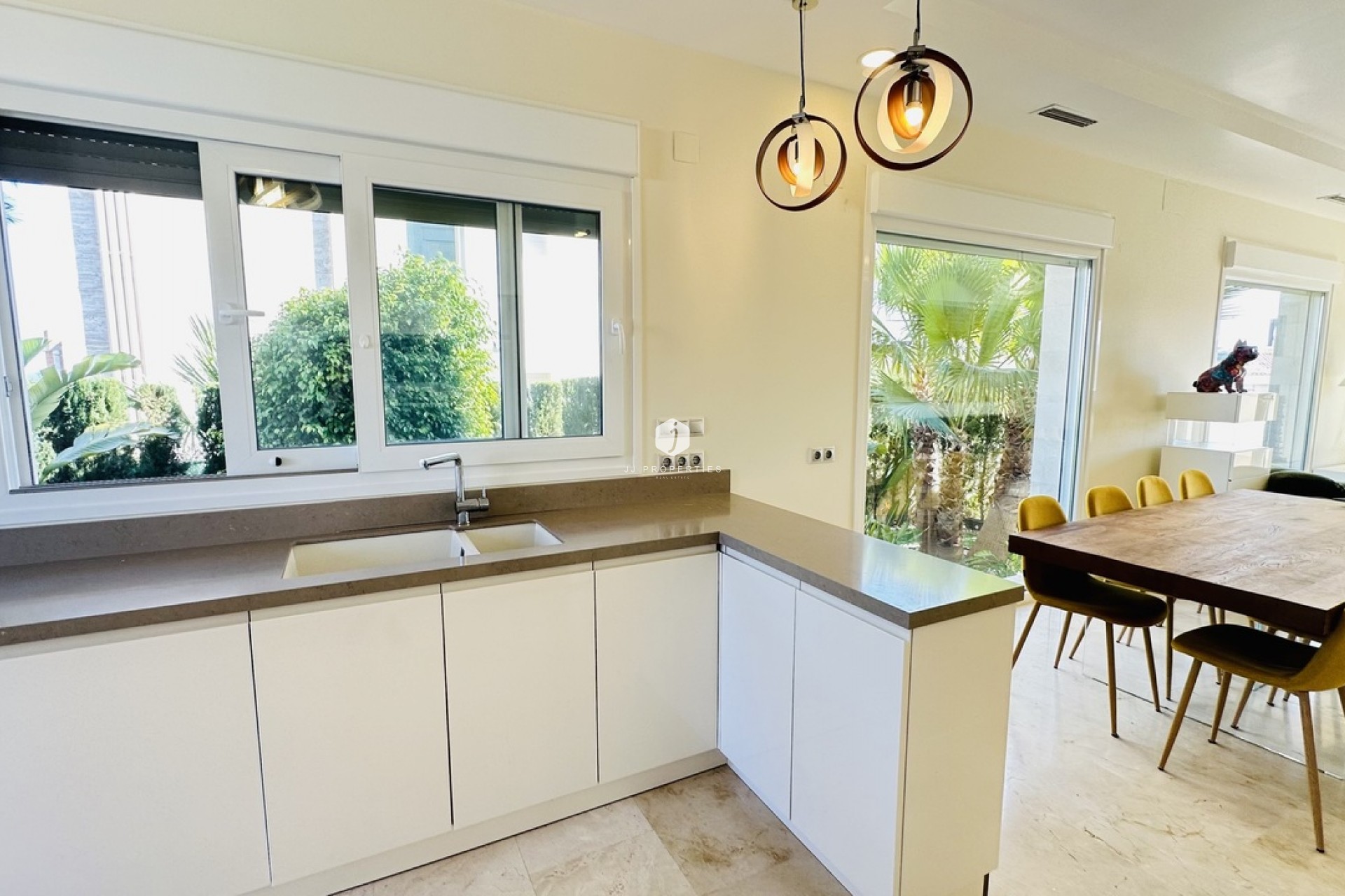 D'occasion - Villa -
La Zenia - Costa Blanca