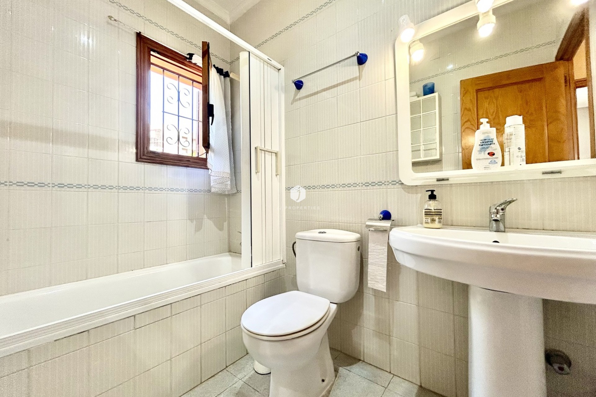 D'occasion - Villa -
La Zenia - Costa Blanca