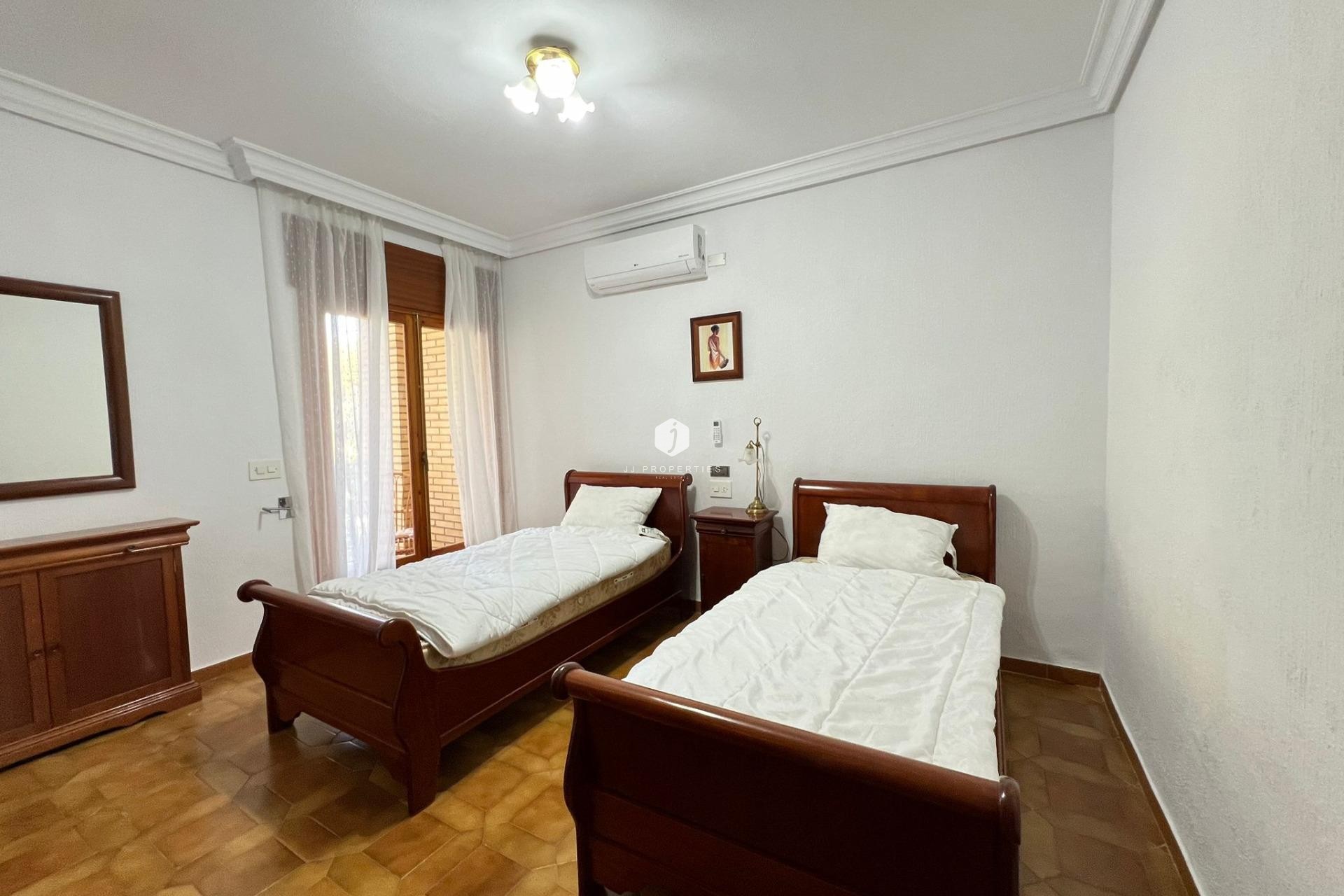 D'occasion - Villa -
Orihuela Costa - Campoamor