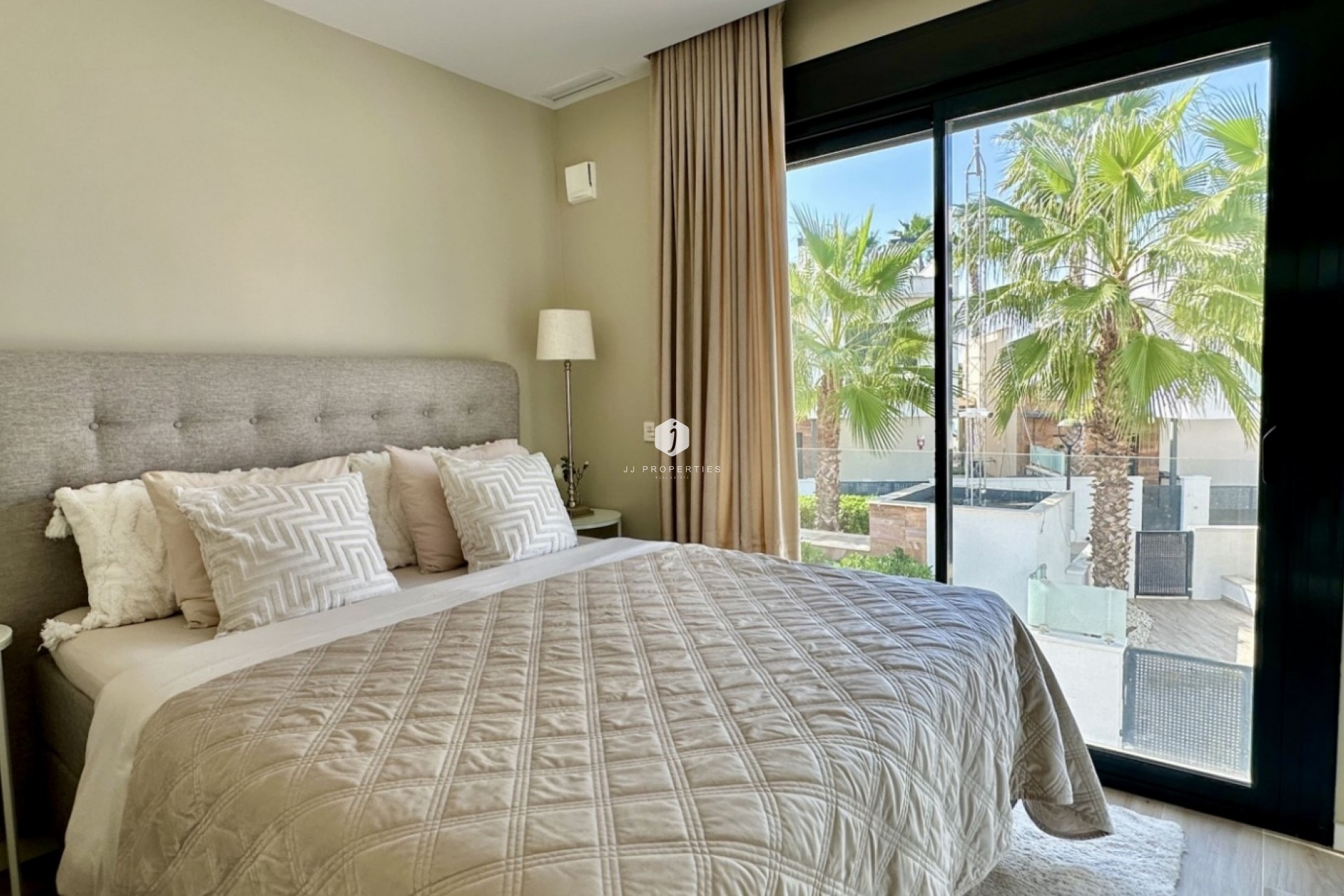 D'occasion - Villa -
Orihuela Costa - Costa Blanca