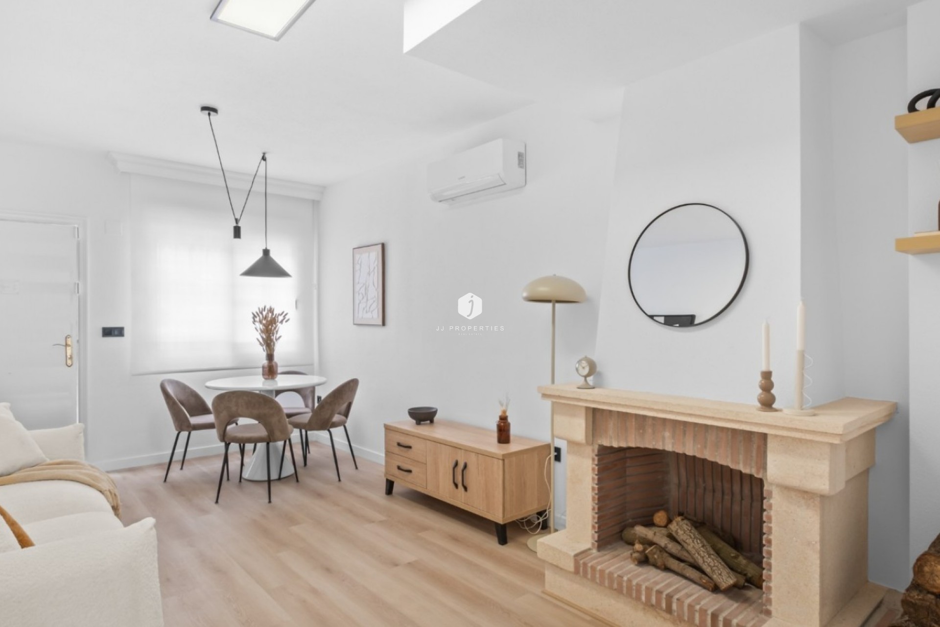 D'occasion - Villa -
Orihuela Costa - Costa Blanca