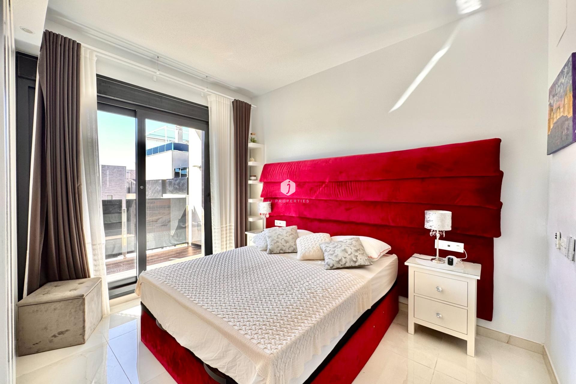 D'occasion - Villa -
Orihuela Costa - Lomas de Cabo Roig