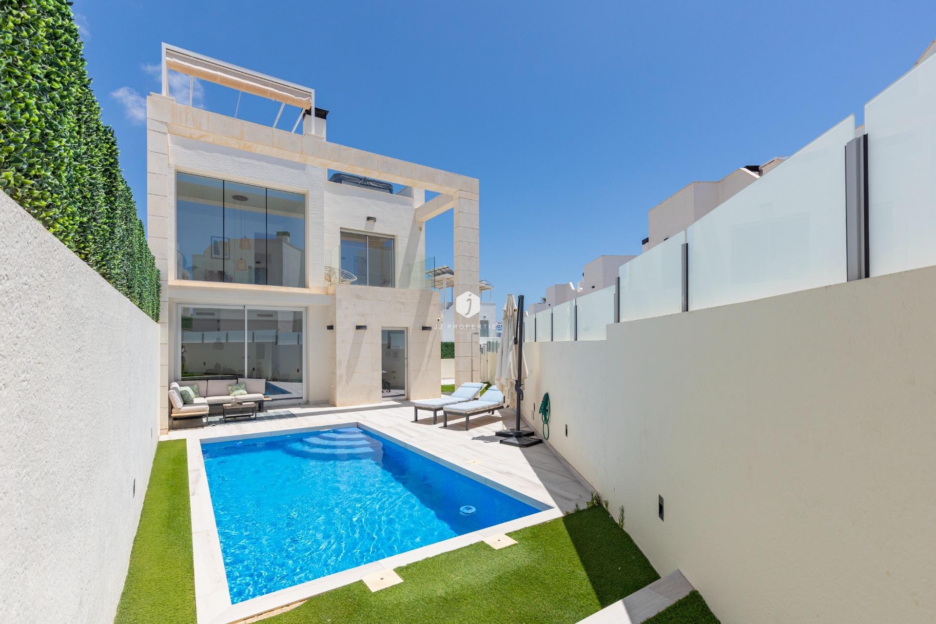 D'occasion - Villa -
Orihuela Costa - Lomas de Cabo Roig