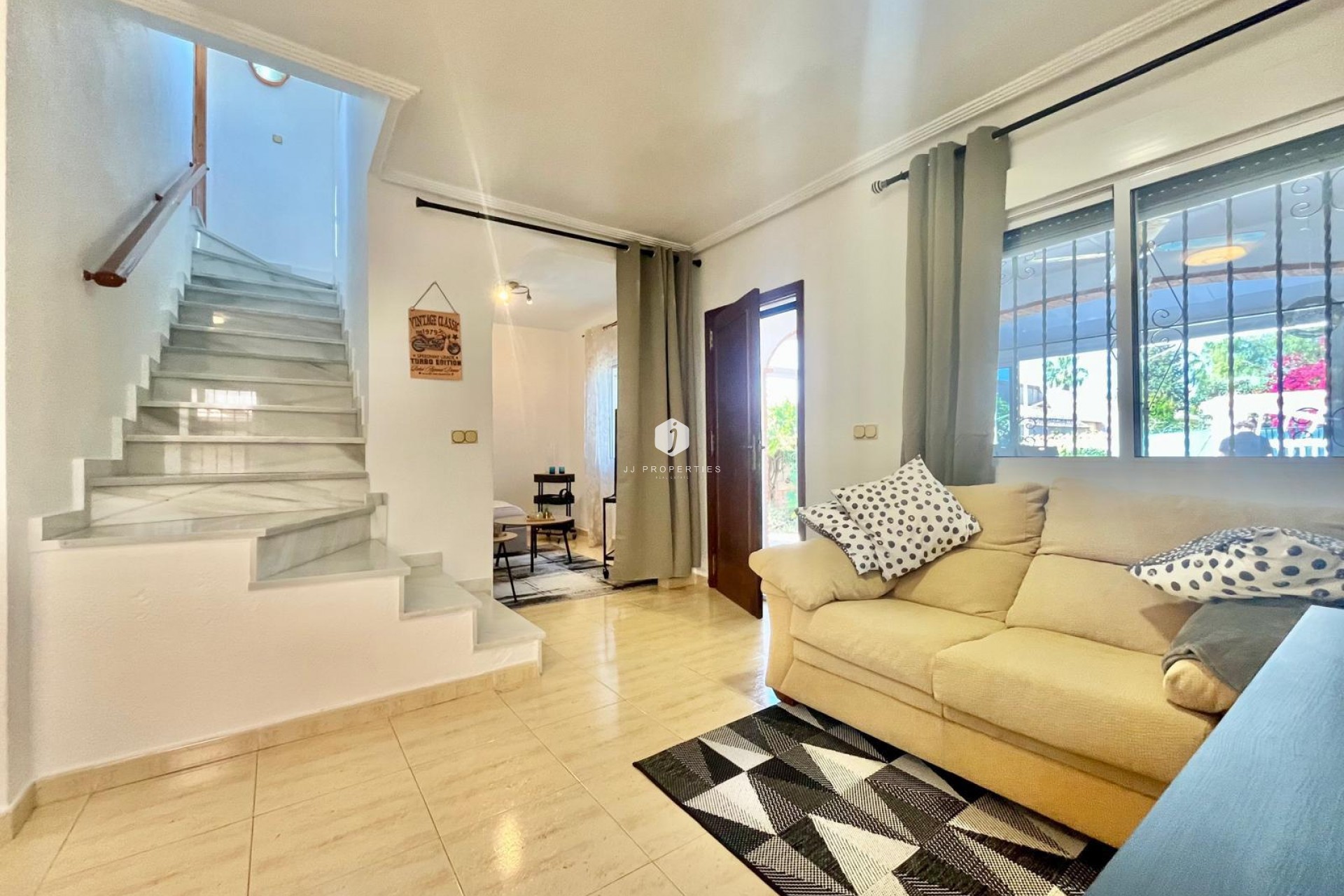 D'occasion - Villa -
Orihuela Costa - Los Almendros-la Florida