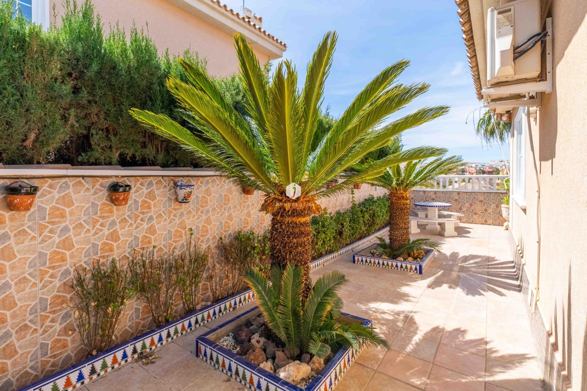 D'occasion - Villa -
Orihuela Costa - Punta Prima
