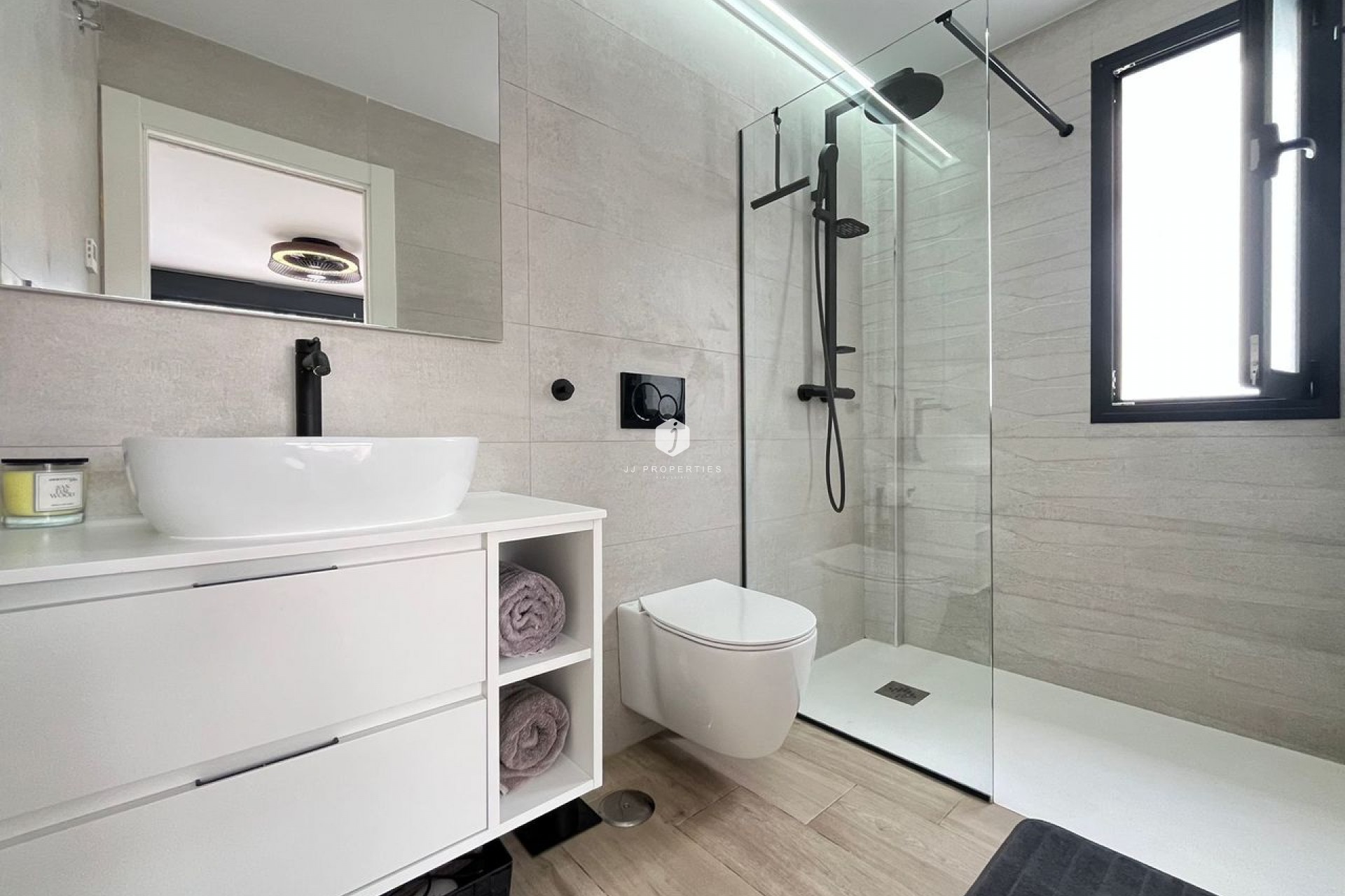 D'occasion - Villa -
Punta Prima - Costa Blanca