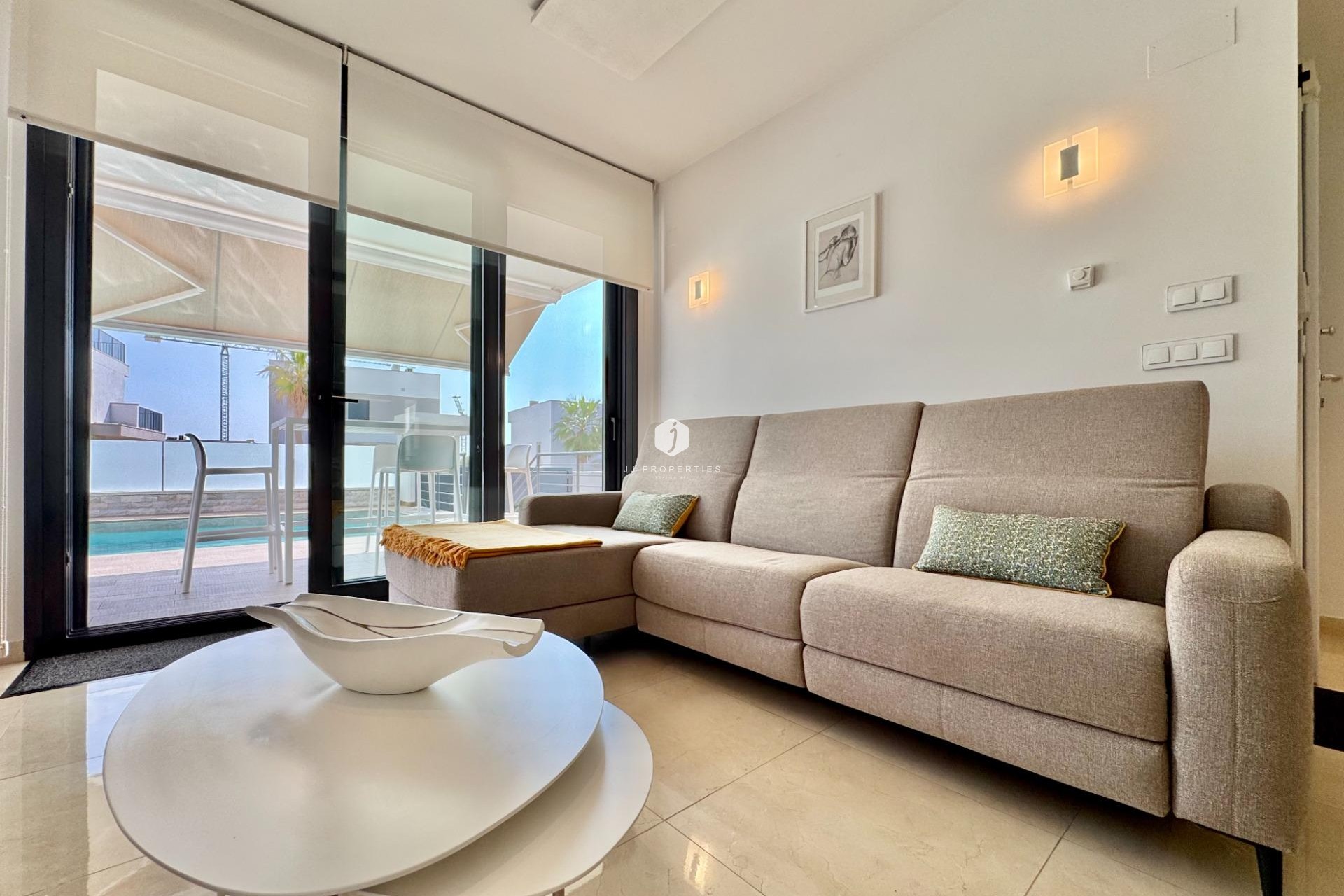 D'occasion - Villa -
San Miguel de Salinas - Bellavista