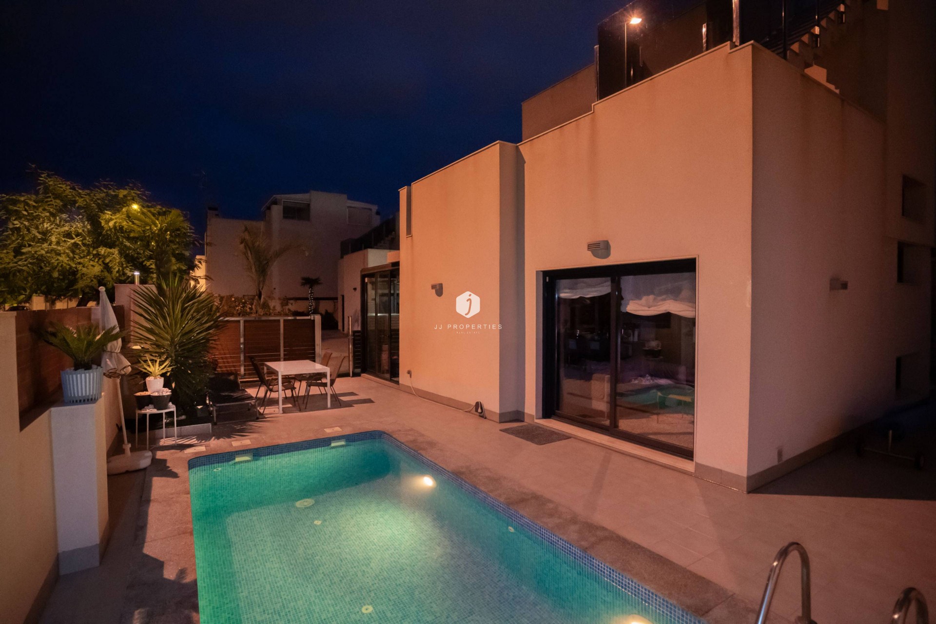 D'occasion - Villa -
Torrevieja - Aguas Nuevas 2