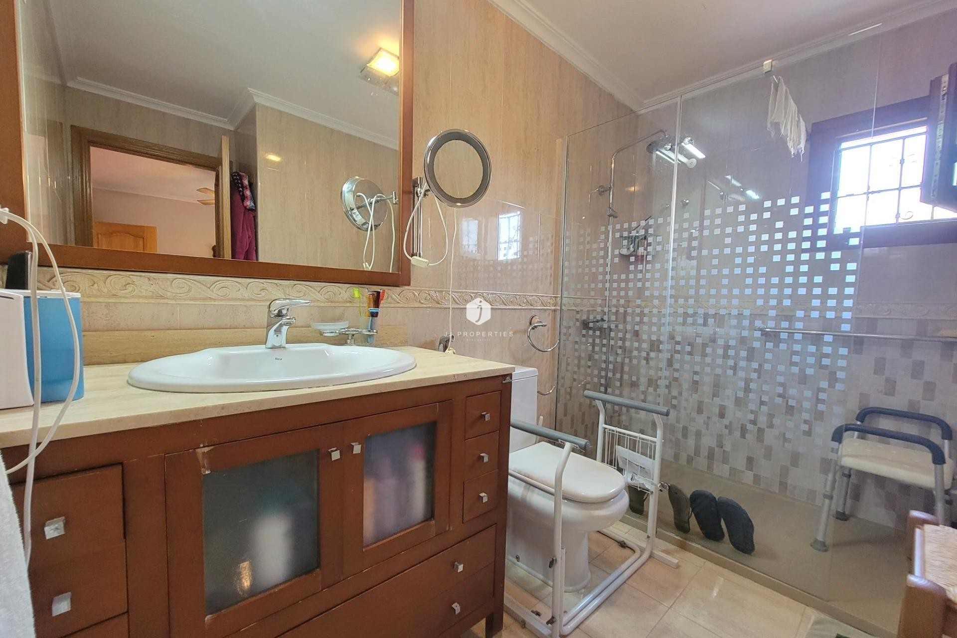 D'occasion - Villa -
Torrevieja - aguas nuevas