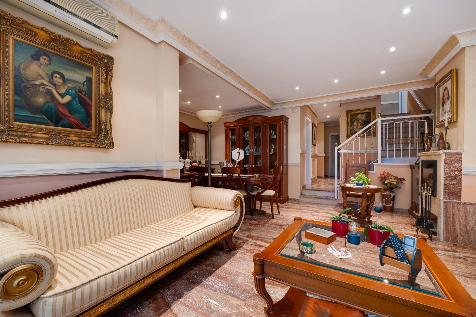 D'occasion - Villa -
Torrevieja - aguas nuevas