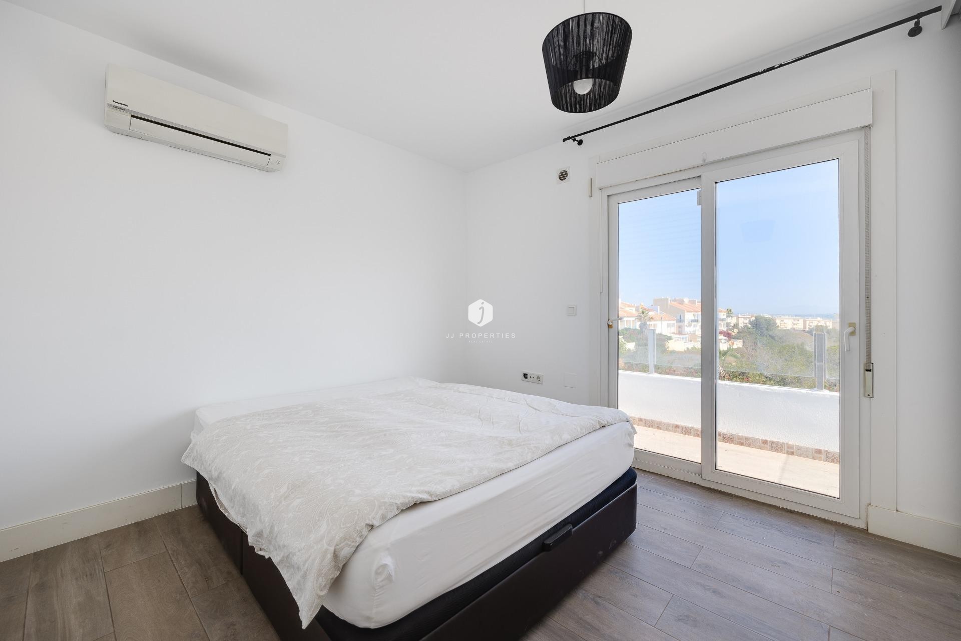 D'occasion - Villa -
Torrevieja - aguas nuevas