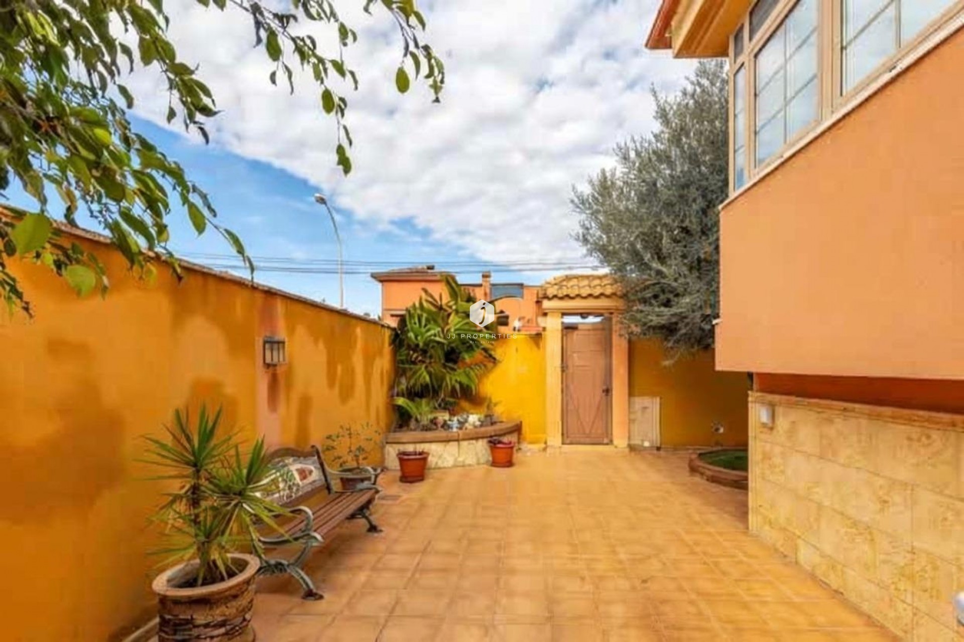 D'occasion - Villa -
Torrevieja - aguas nuevas