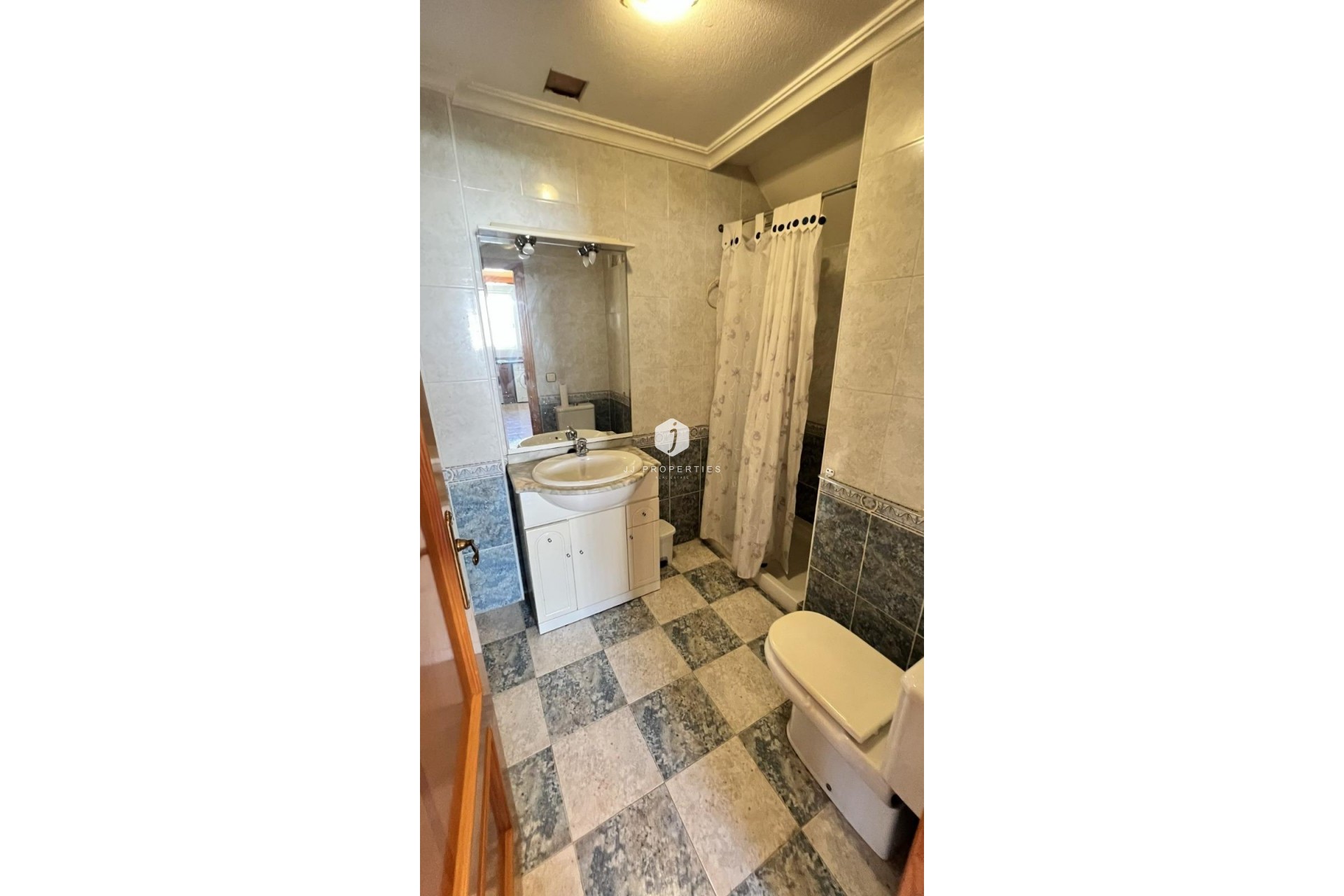 D'occasion - Villa -
Torrevieja - aguas nuevas