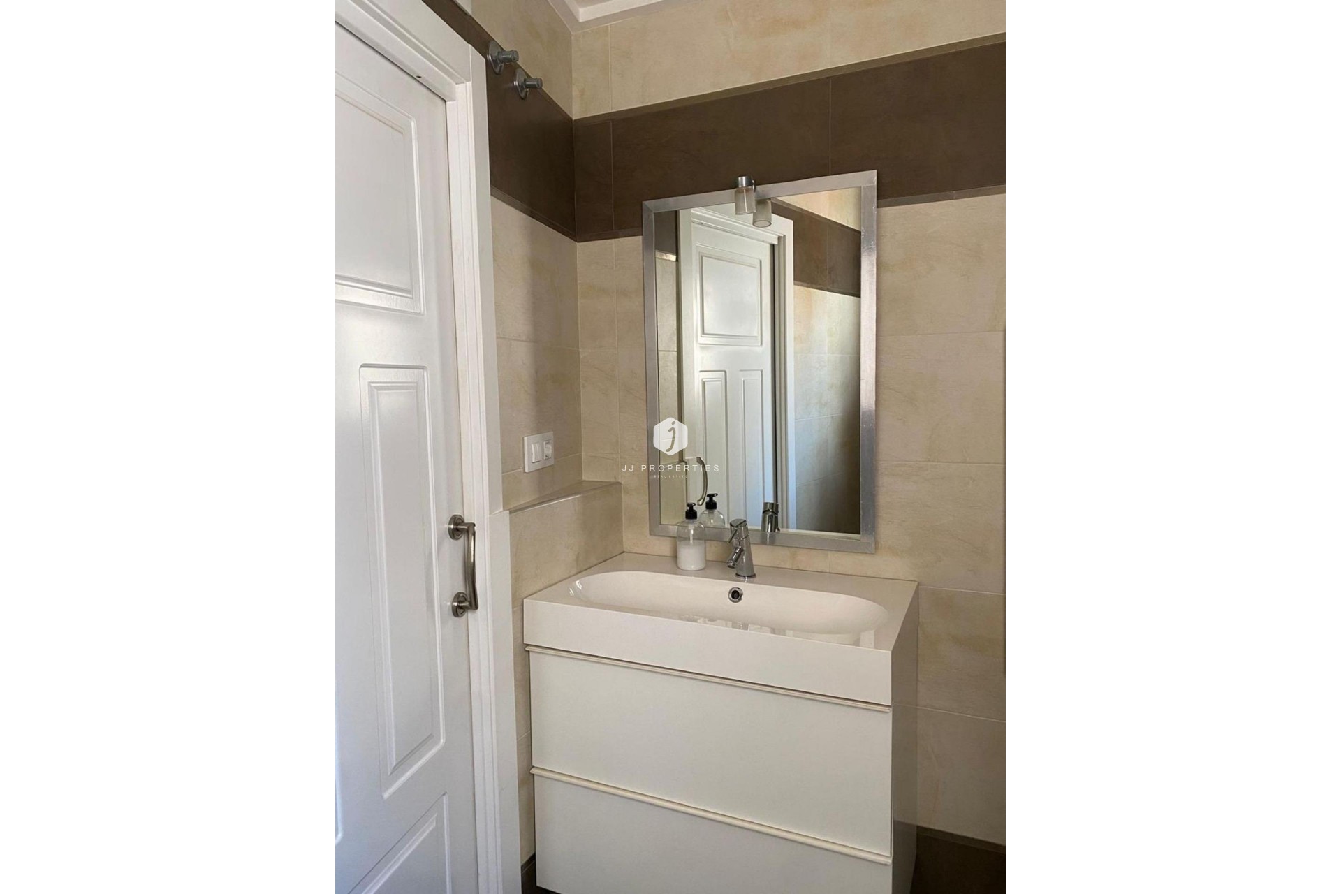 D'occasion - Villa -
Torrevieja - Centro - Muelle Pesquero