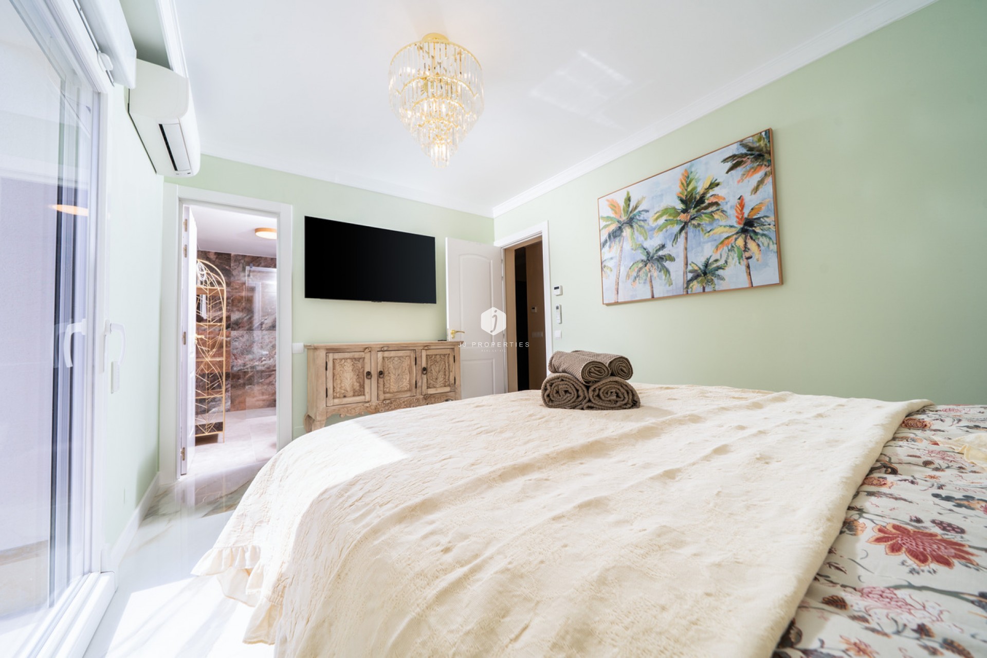 D'occasion - Villa -
Torrevieja - Costa Blanca