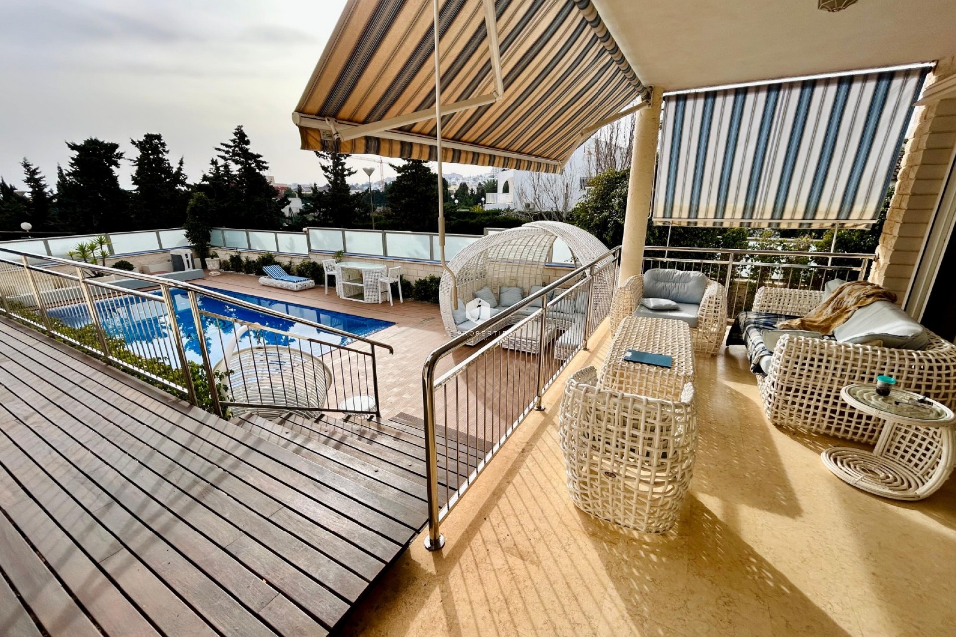 D'occasion - Villa -
Torrevieja - Costa Blanca