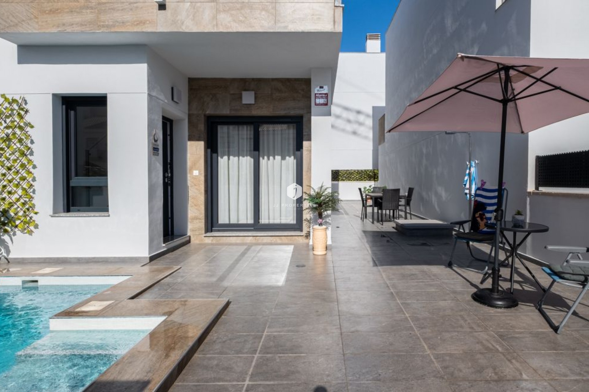 D'occasion - Villa -
Torrevieja - Costa Blanca