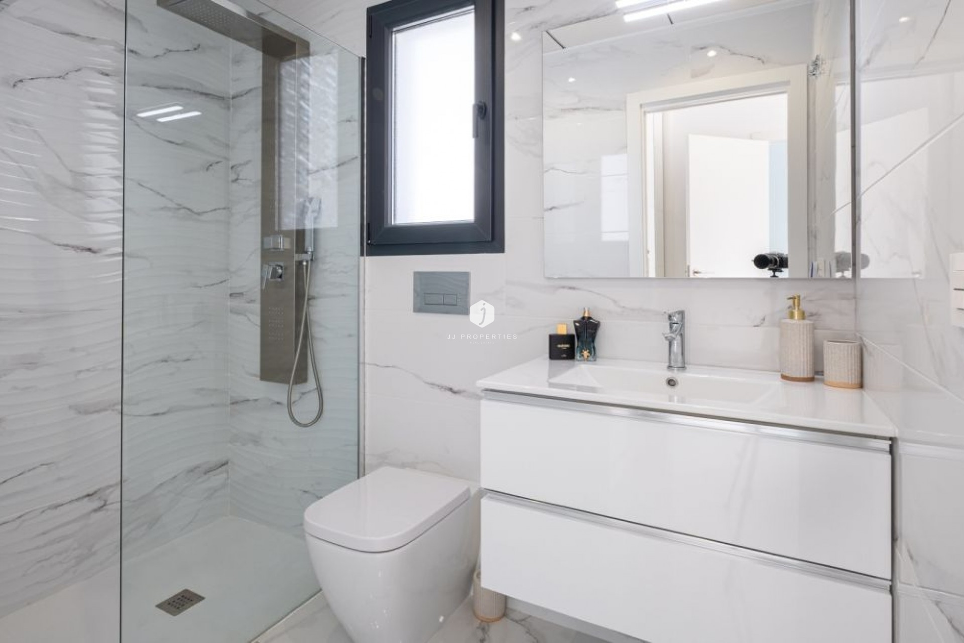 D'occasion - Villa -
Torrevieja - Costa Blanca