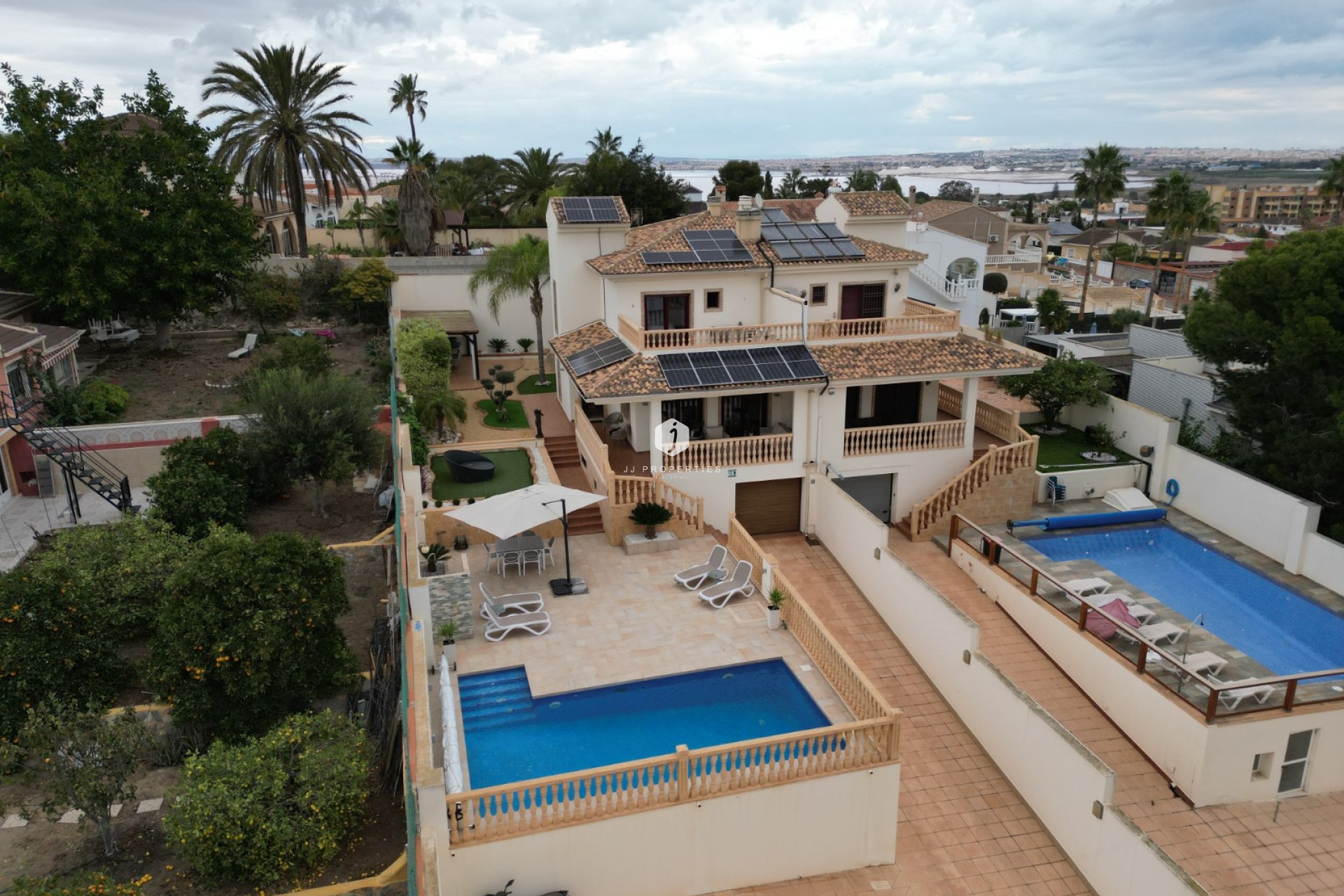 D'occasion - Villa -
Torrevieja - Costa Blanca