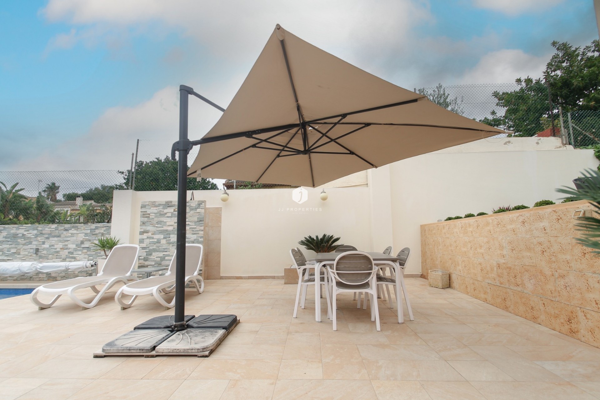 D'occasion - Villa -
Torrevieja - Costa Blanca