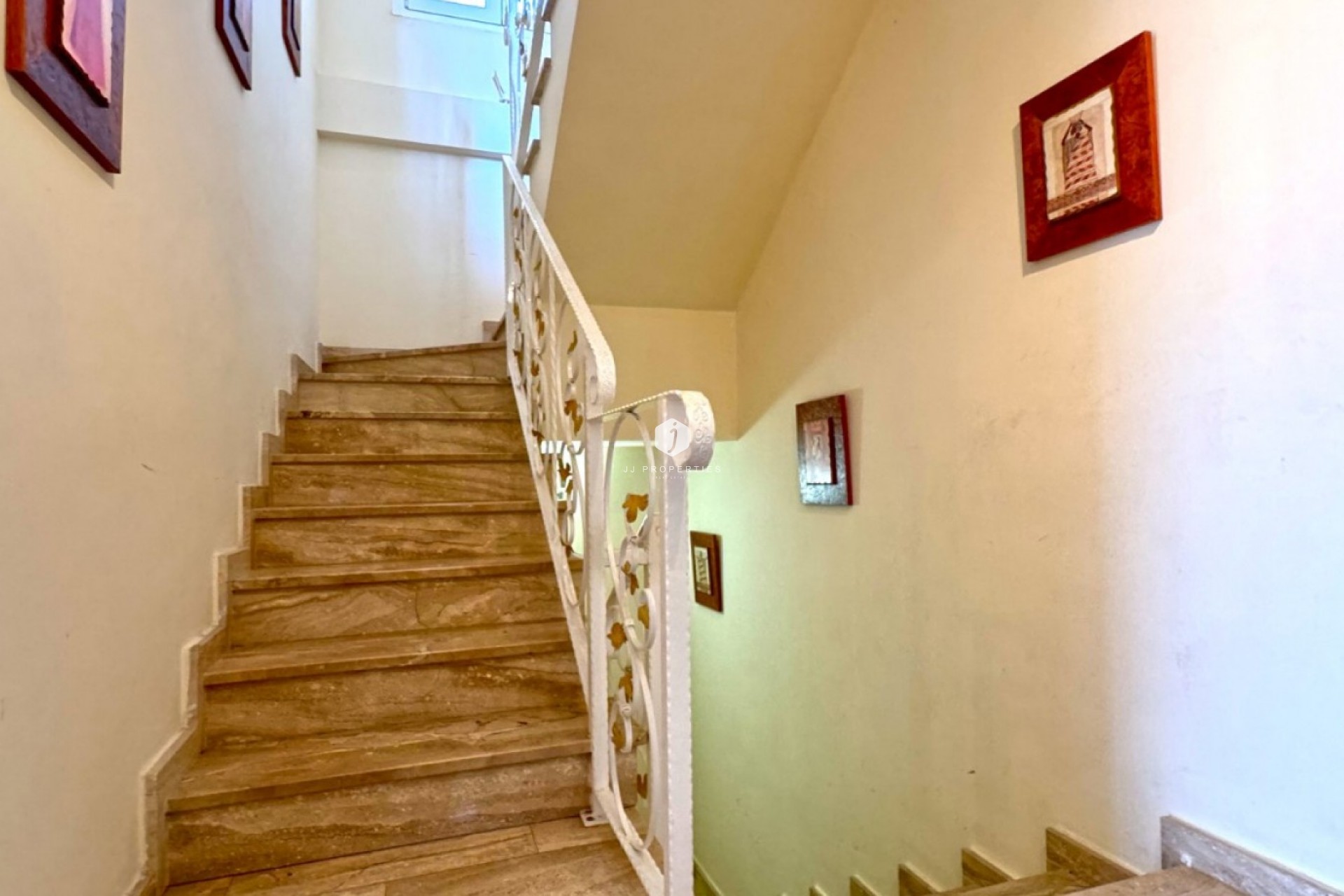 D'occasion - Villa -
Torrevieja - Costa Blanca