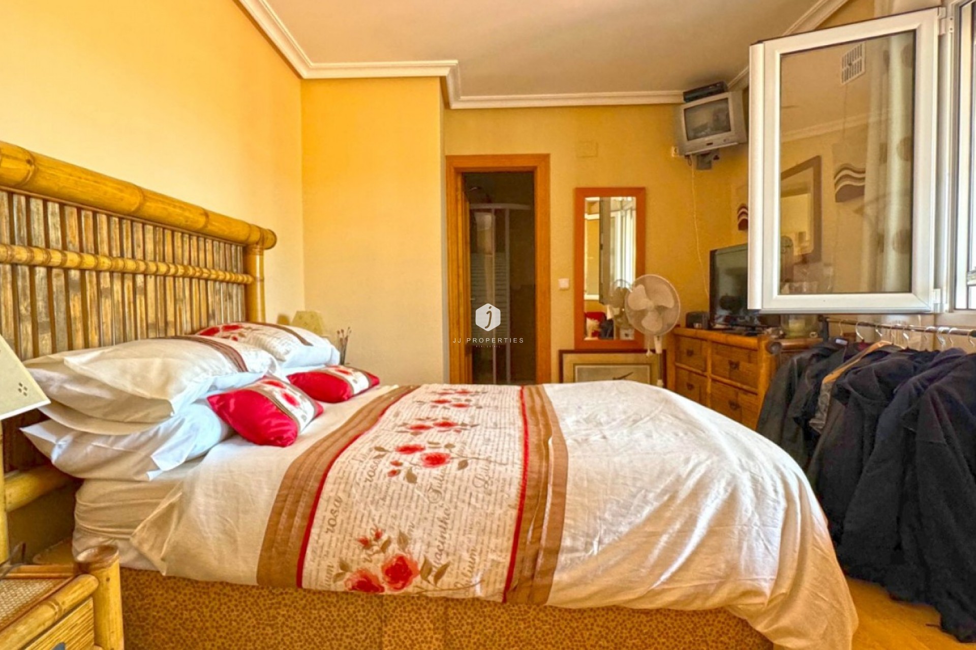 D'occasion - Villa -
Torrevieja - Costa Blanca