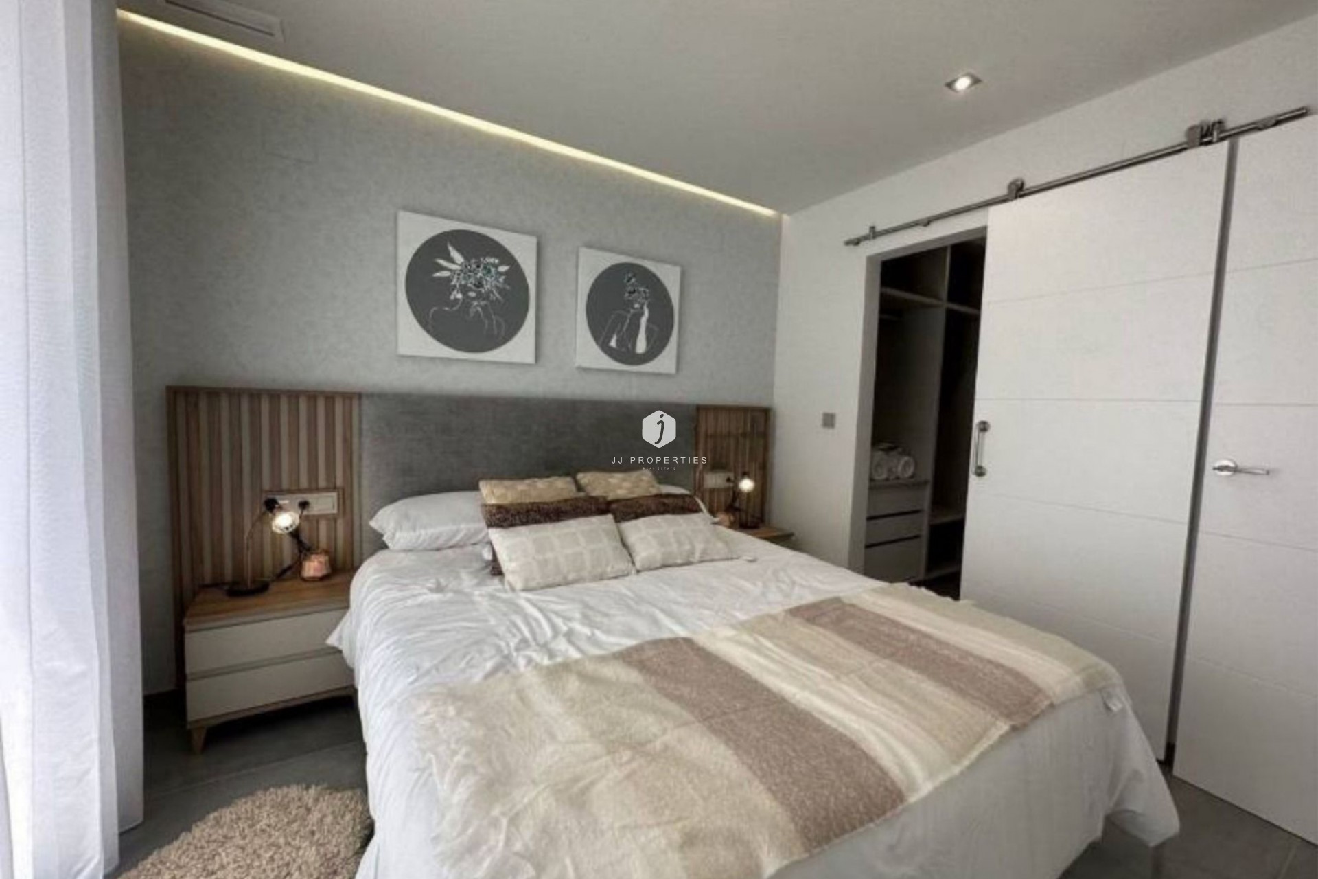 D'occasion - Villa -
Torrevieja - Costa Blanca