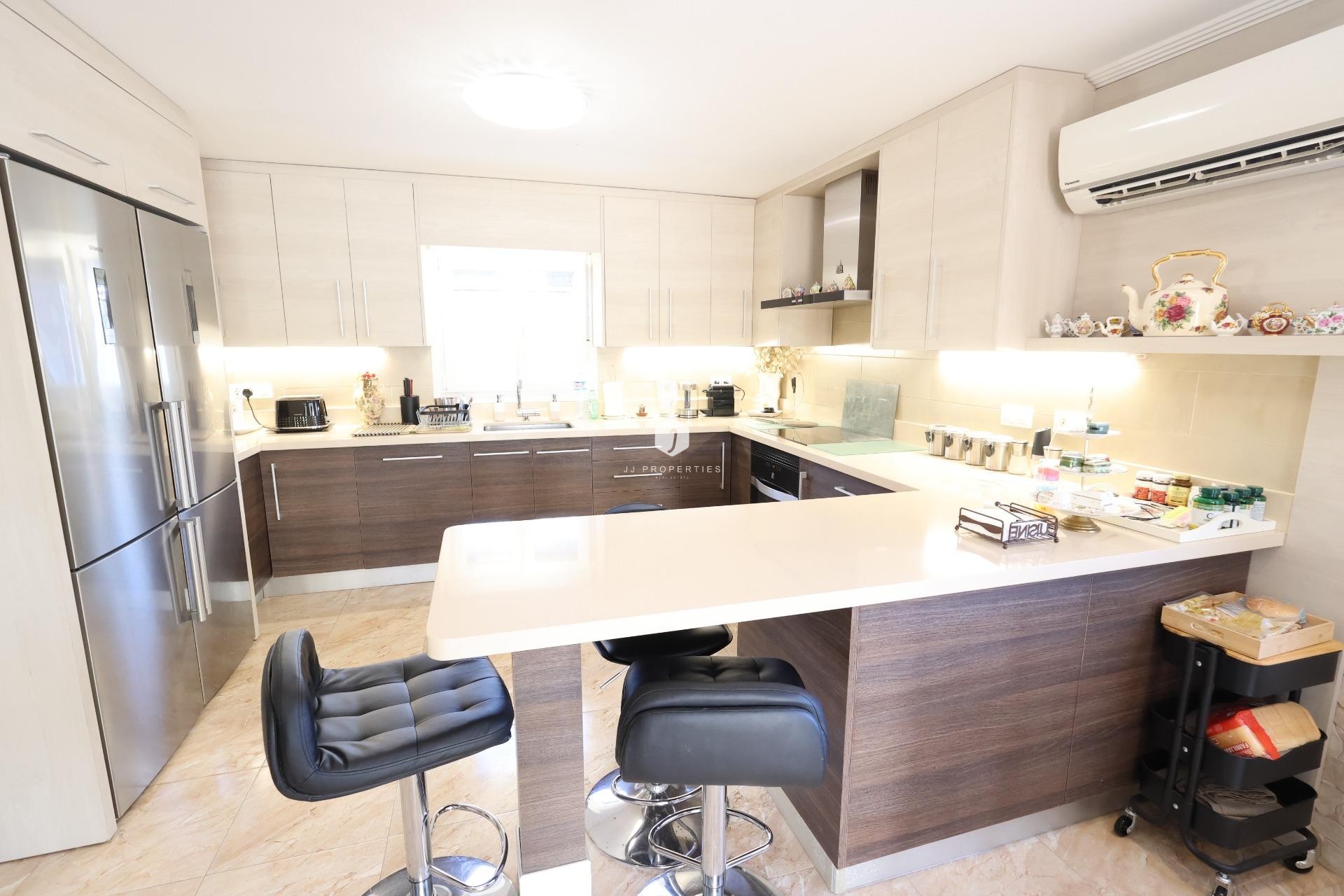 D'occasion - Villa -
Torrevieja - Costa Blanca